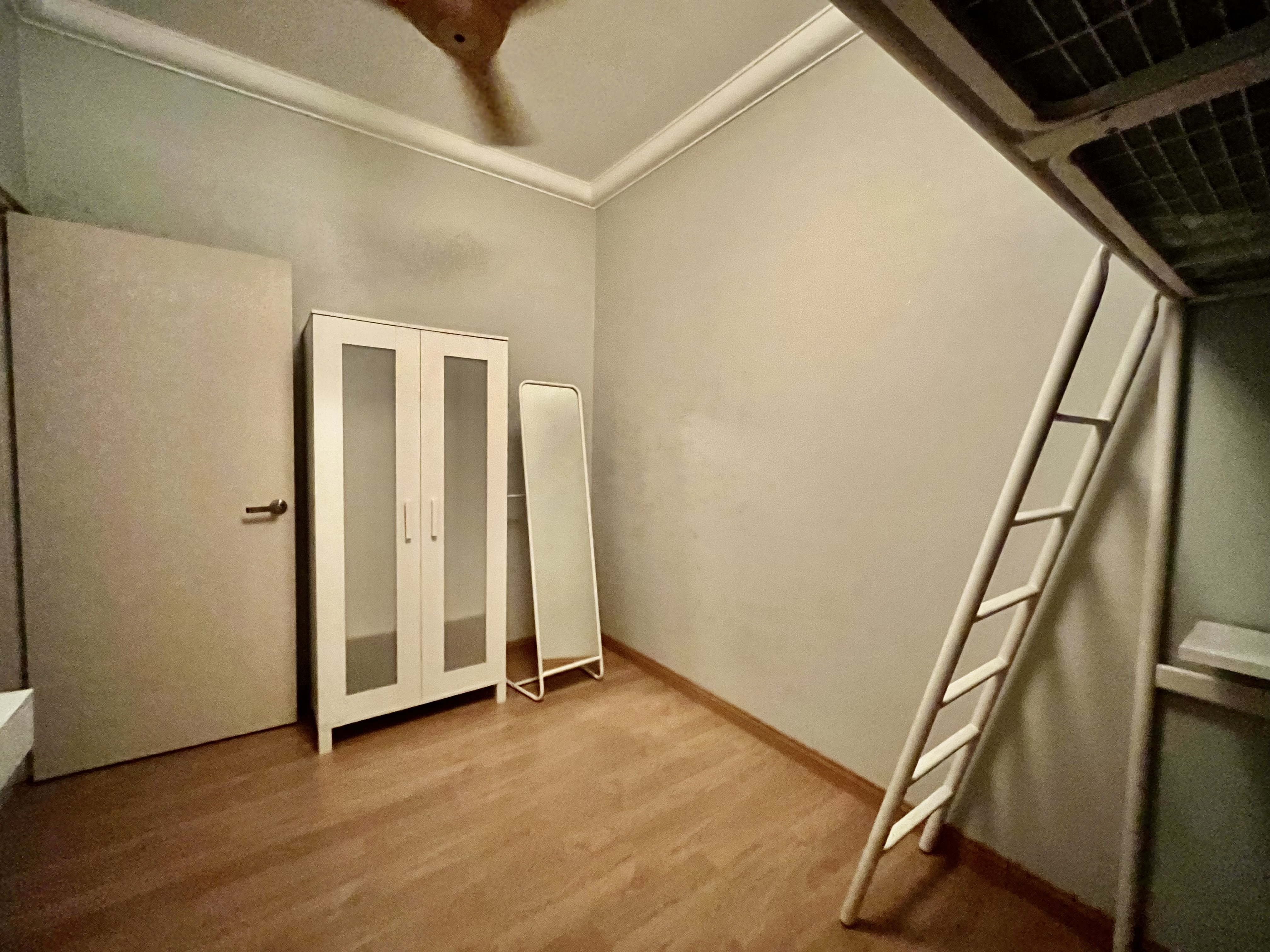 Metropolitan Square image