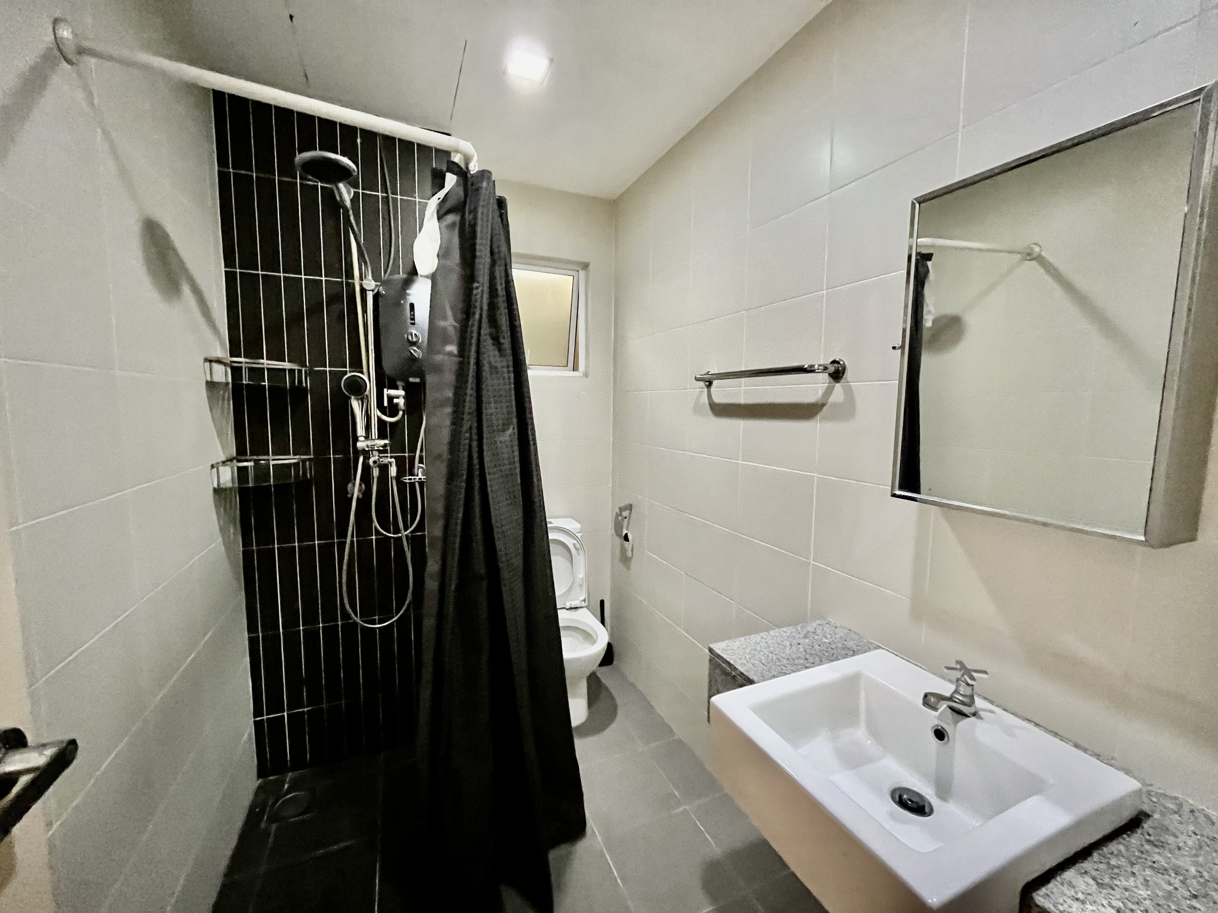 Metropolitan Square image