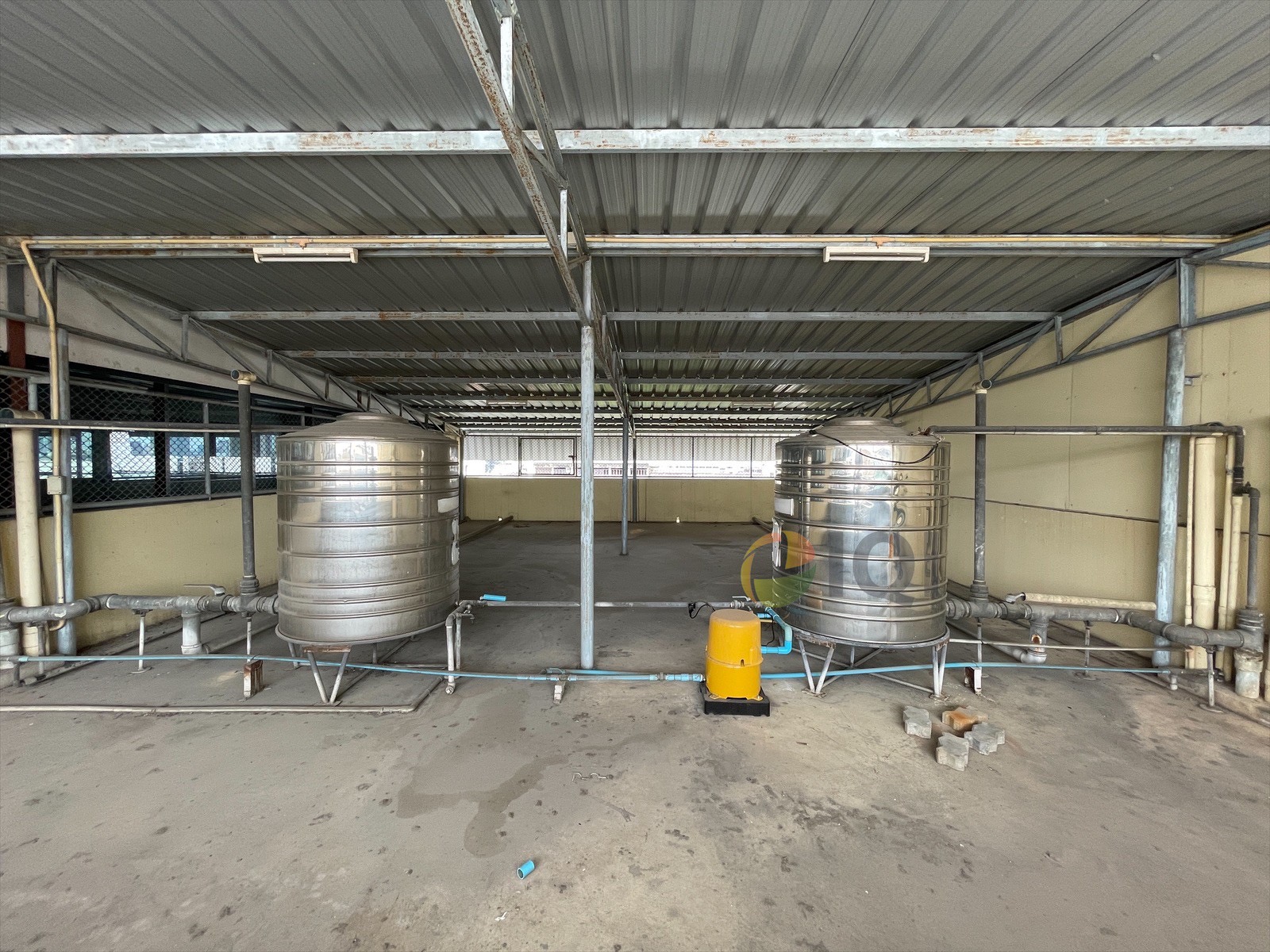 Commercial buildings along Khlong Phadung Krung Kasem image