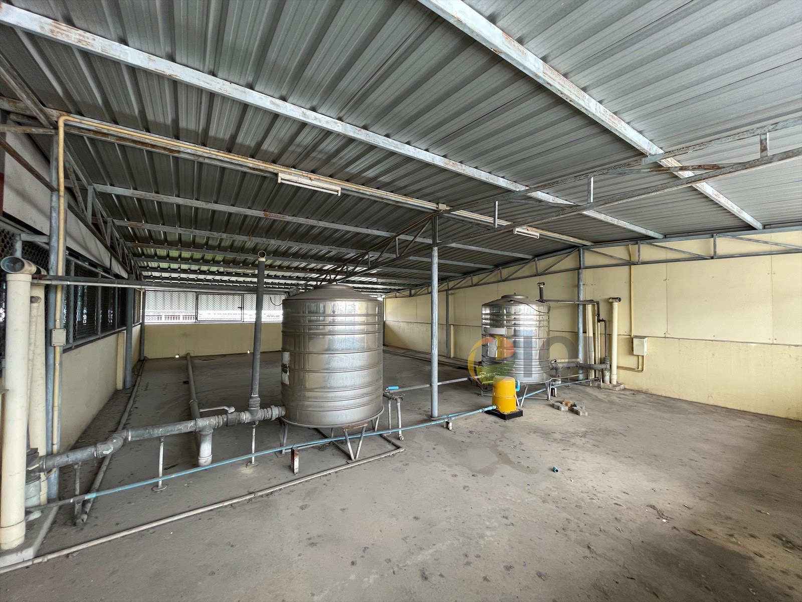 Commercial buildings along Khlong Phadung Krung Kasem image