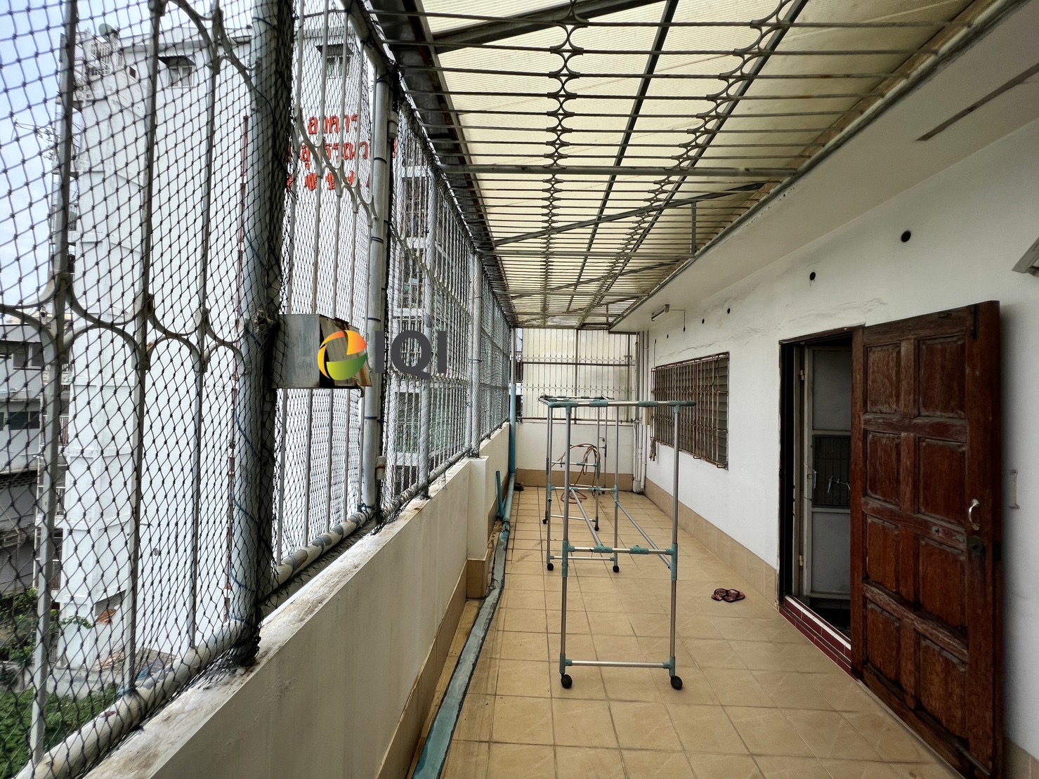 Commercial buildings along Khlong Phadung Krung Kasem image