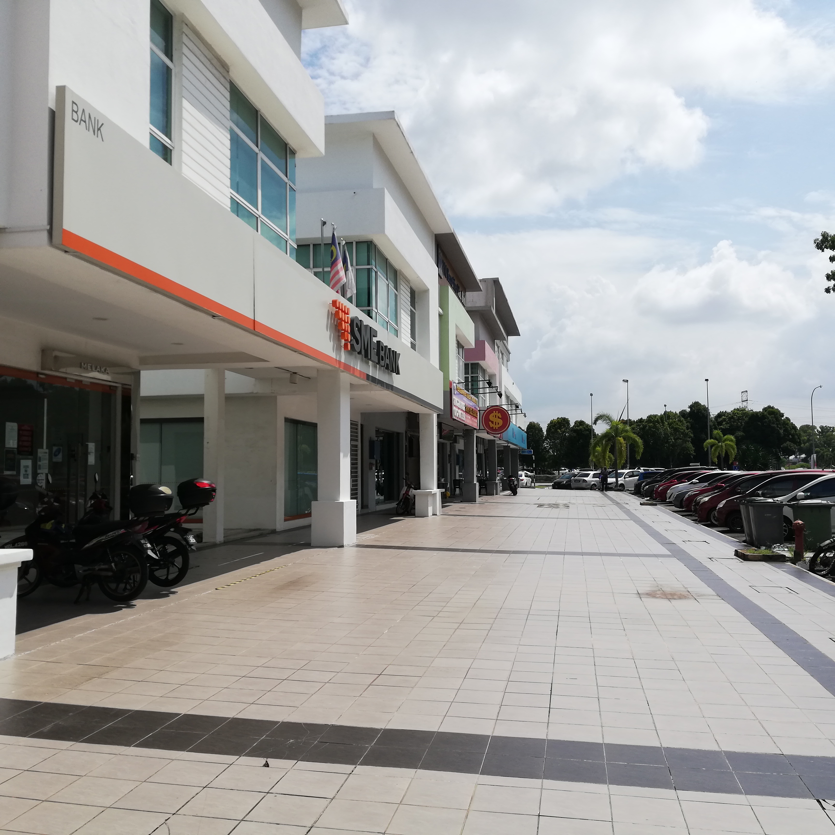 Taman 1 Lagenda image