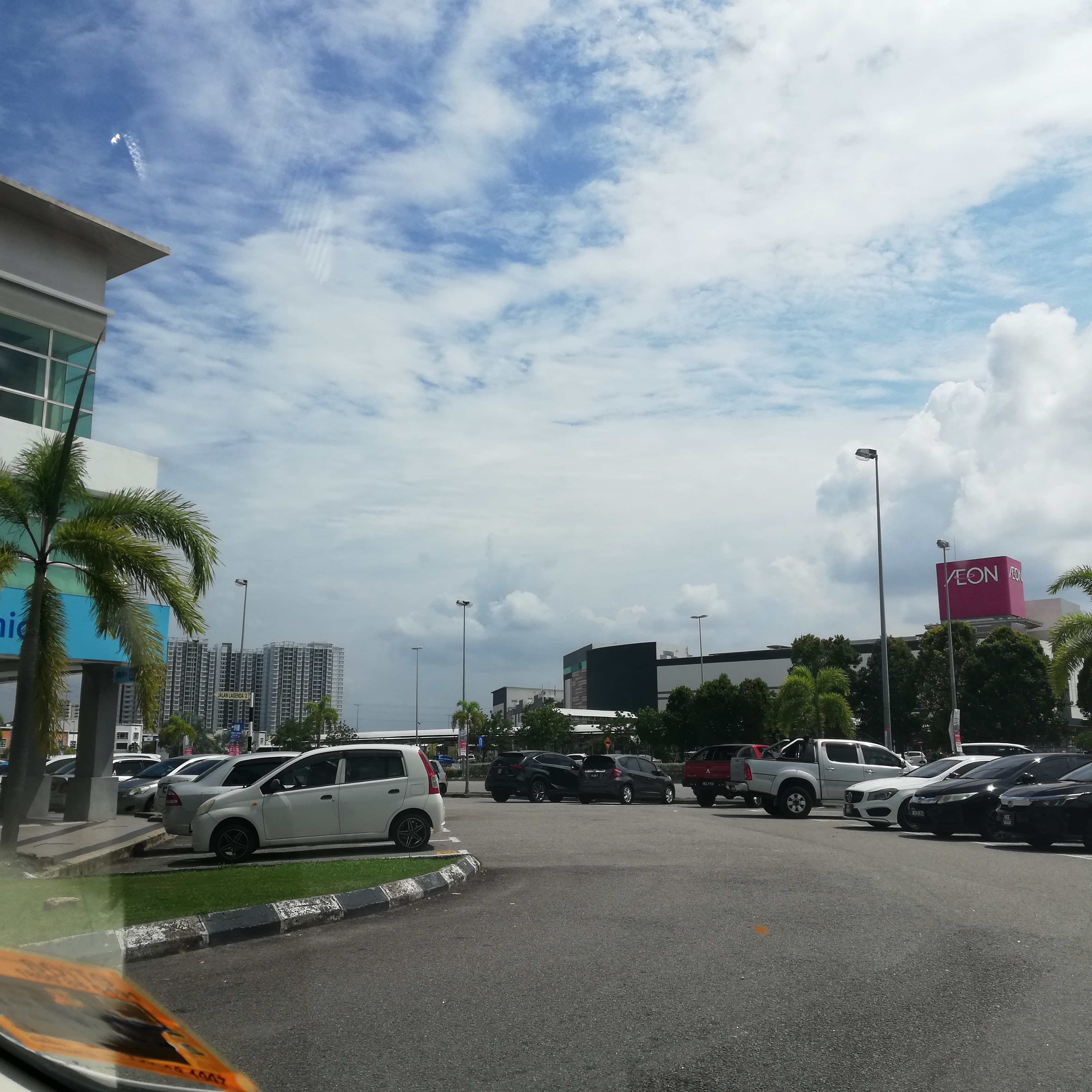 Taman 1 Lagenda image