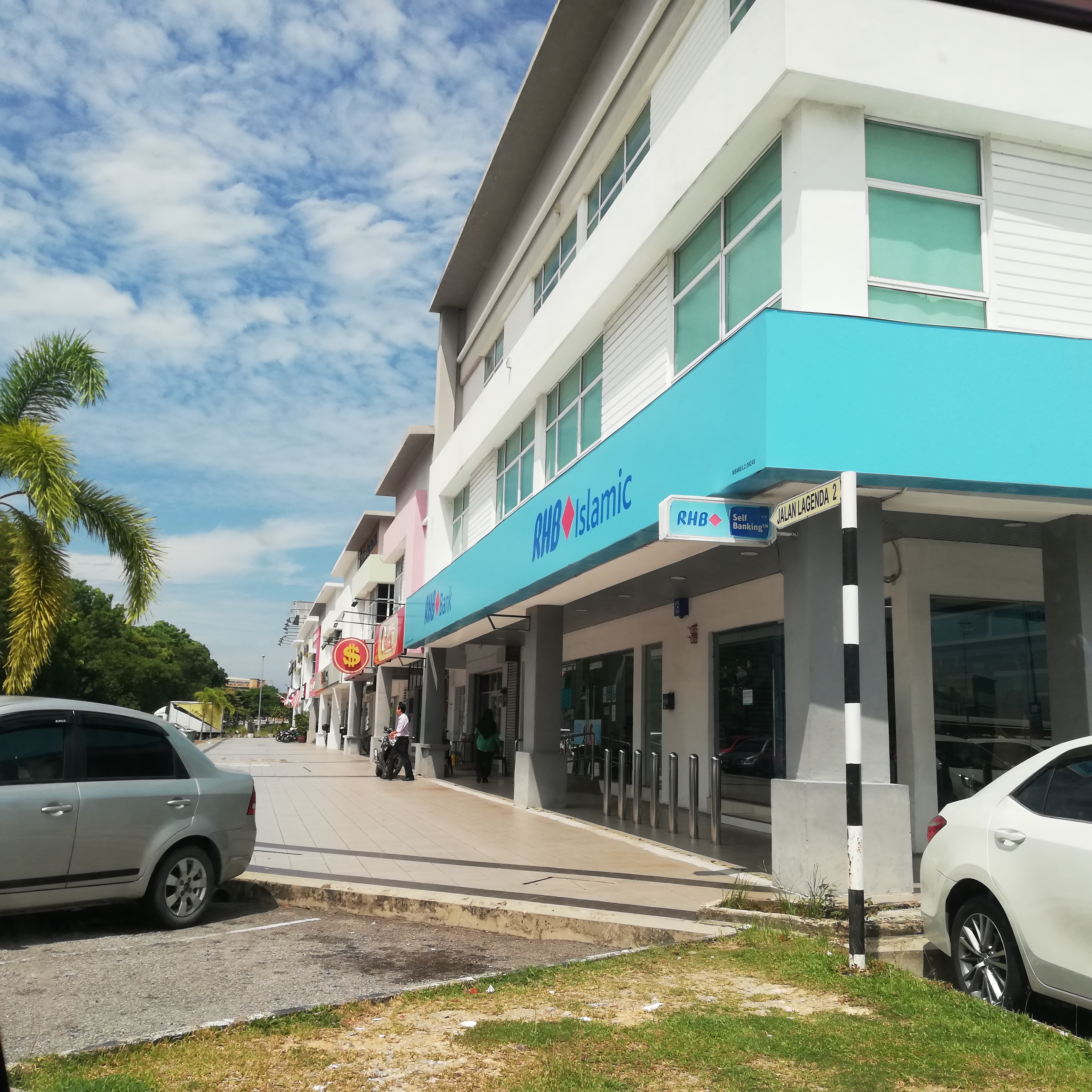 Taman 1 Lagenda image