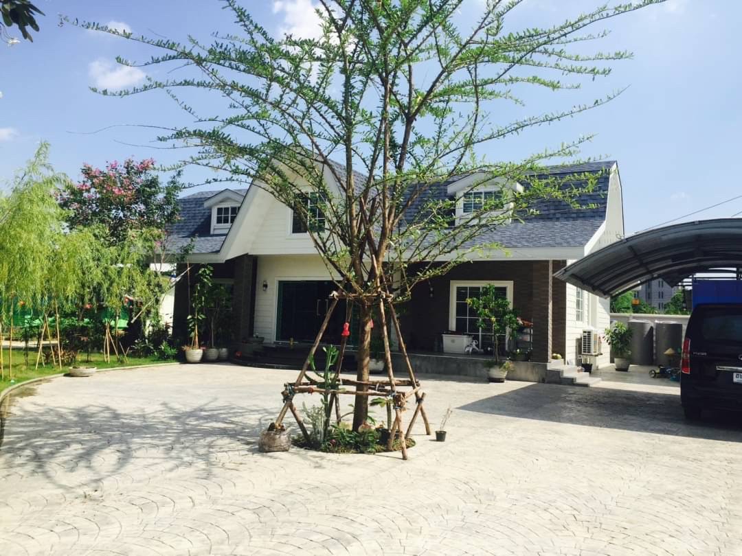 Sale and Rent own built single storey house at the entrance of Soi Bearing 58 image