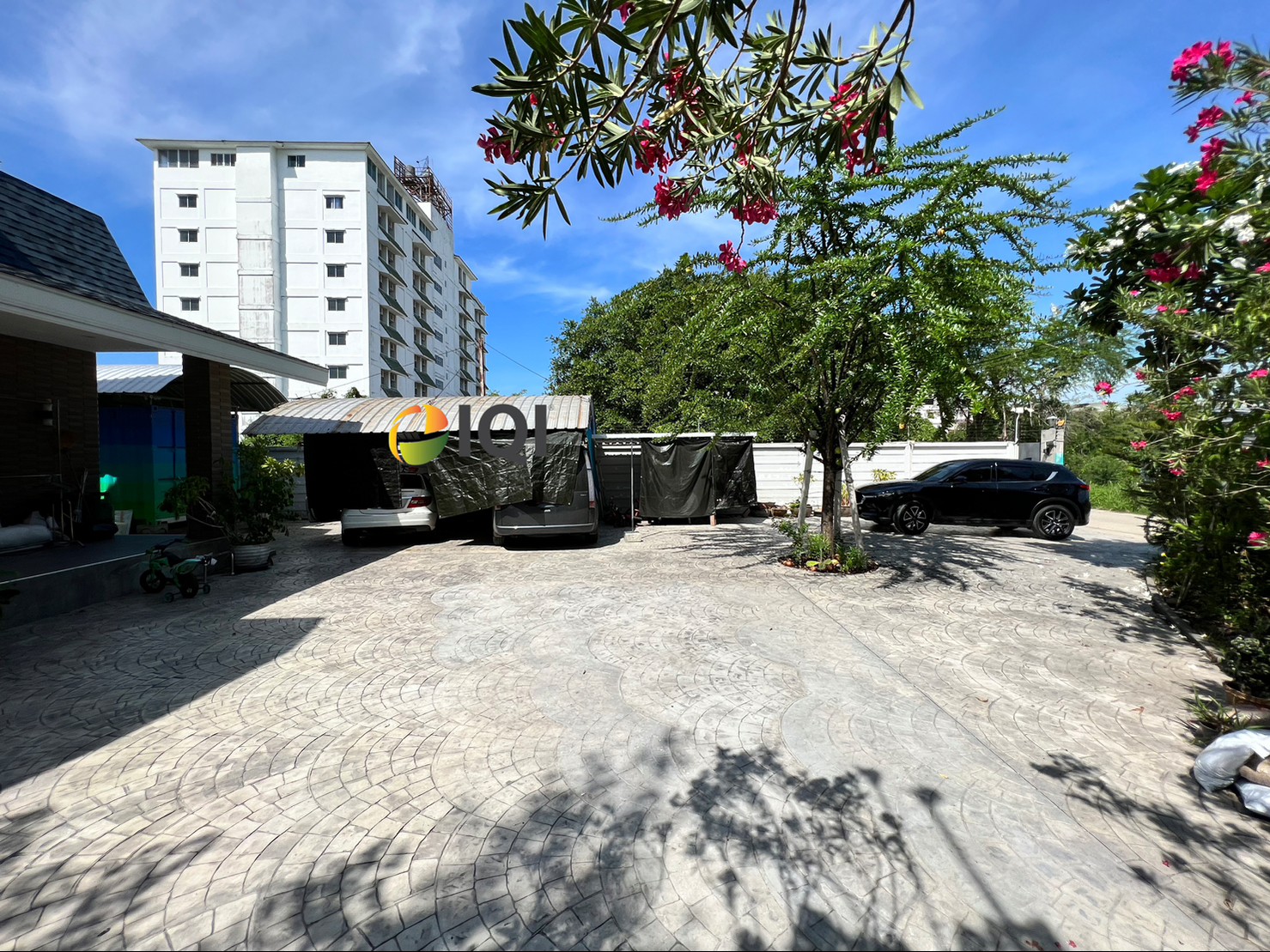 Sale and Rent own built single storey house at the entrance of Soi Bearing 58 image