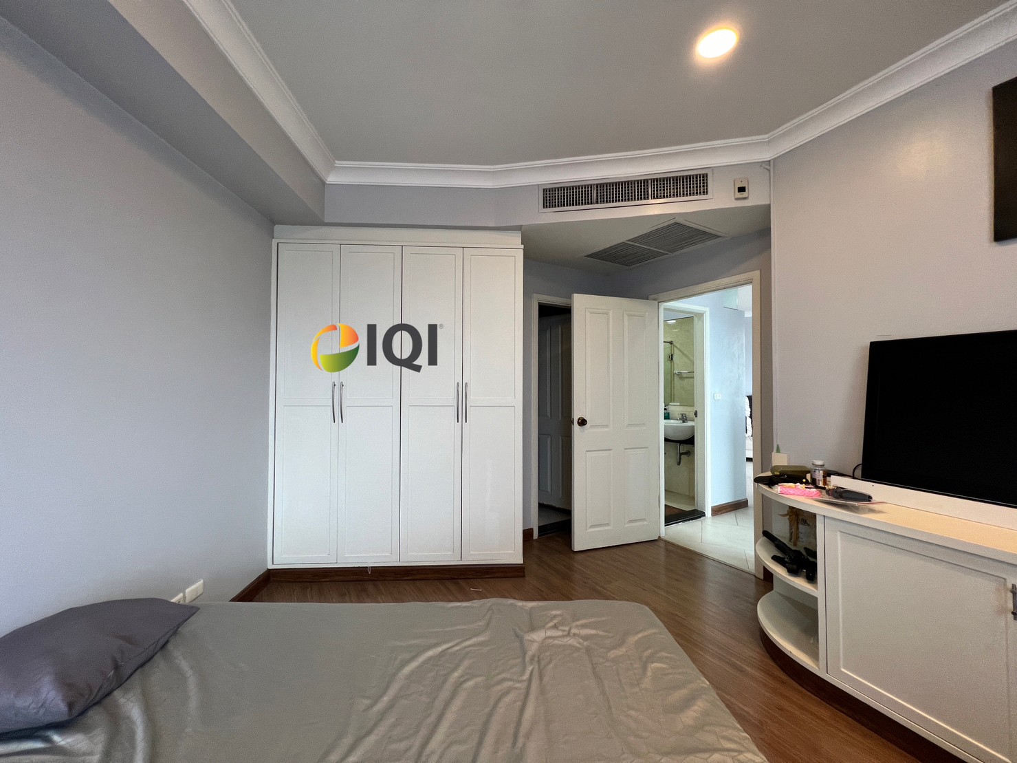 For sale condo Supalai Casa Riva Fronte 1 image