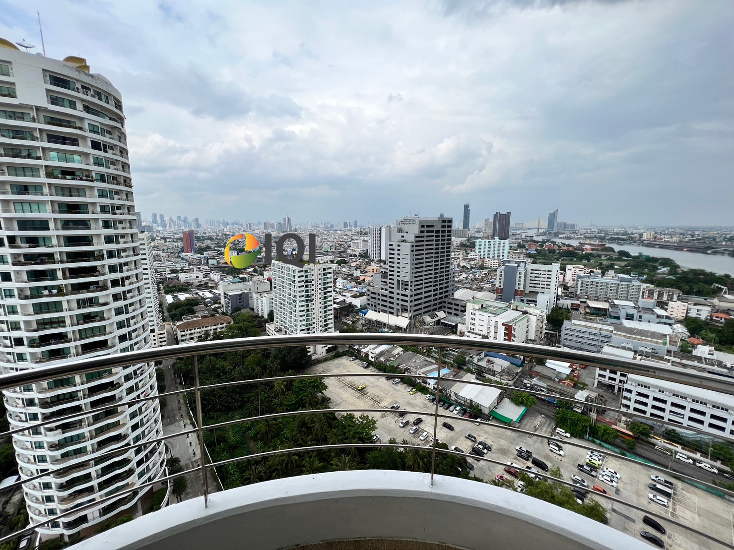 For sale condo Supalai Casa Riva Fronte 1 image