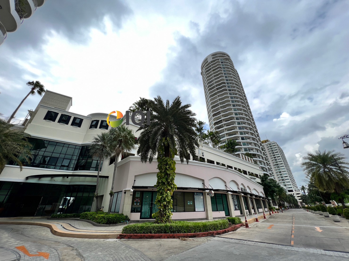 For sale condo Supalai Casa Riva Fronte 1 image