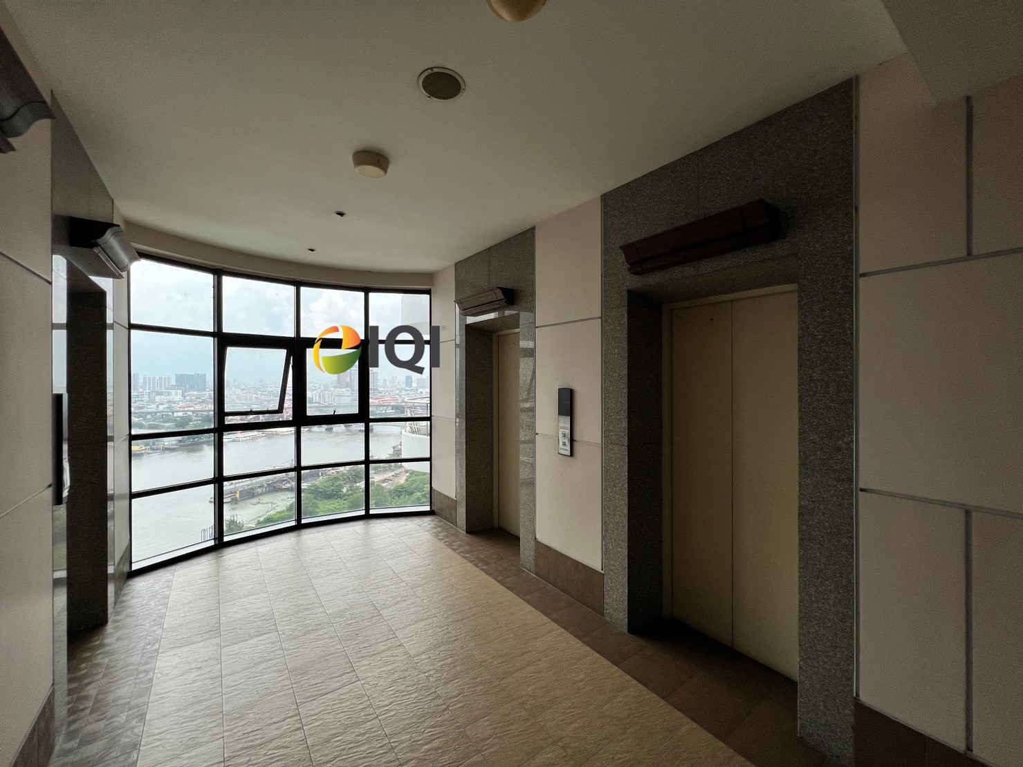 For sale condo Supalai Casa Riva Fronte 1 image