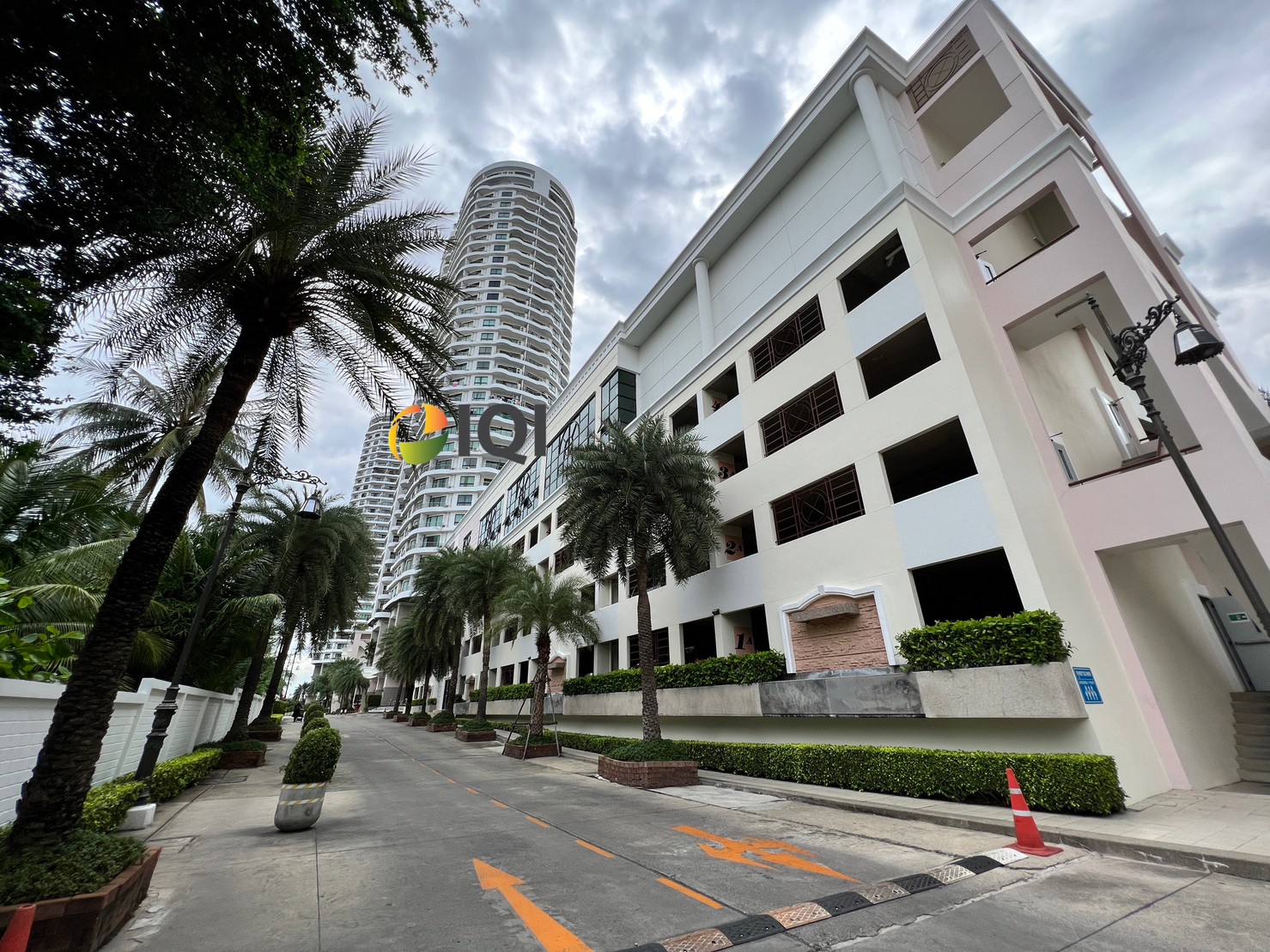 For sale condo Supalai Casa Riva Fronte 1 image