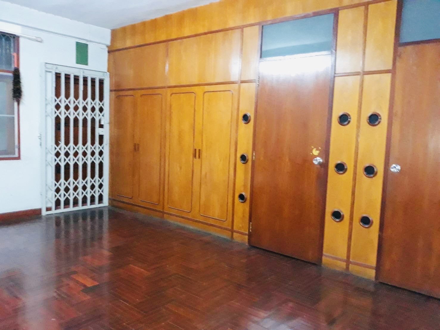 For sale Commercial building 5 storey, 2 booths image