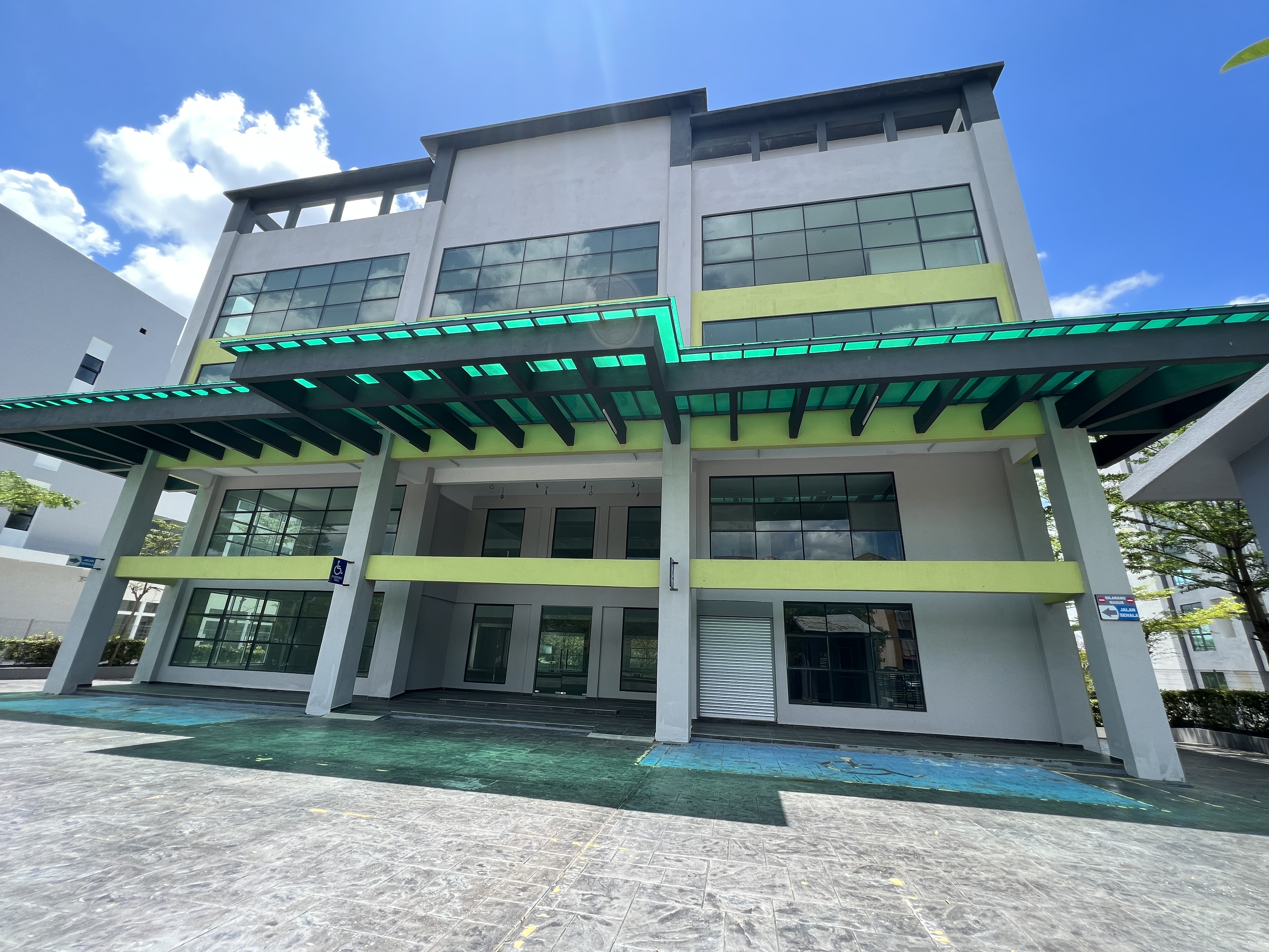 Seremban 2 , Commercial Building 5 Storey  Warehouse Showroom Negeri Sembilan image