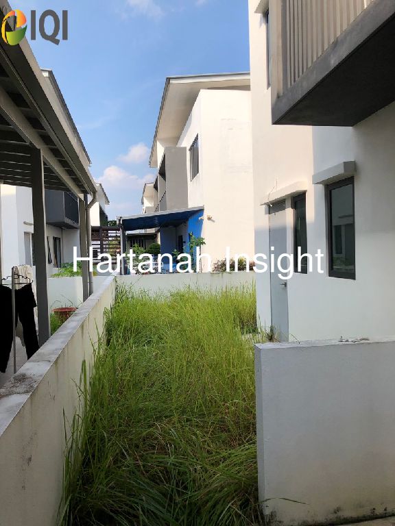 Semi D Intermediate D'Island Residence Puchong For Sale image