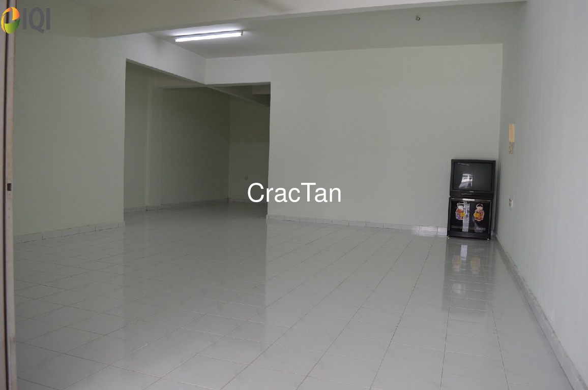Huge Freehold 3 Storey Terrace House for Sale at Ujong Pasir image