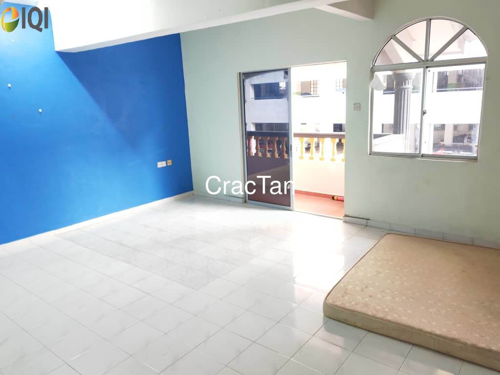 Huge Freehold 3 Storey Terrace House for Sale at Ujong Pasir image