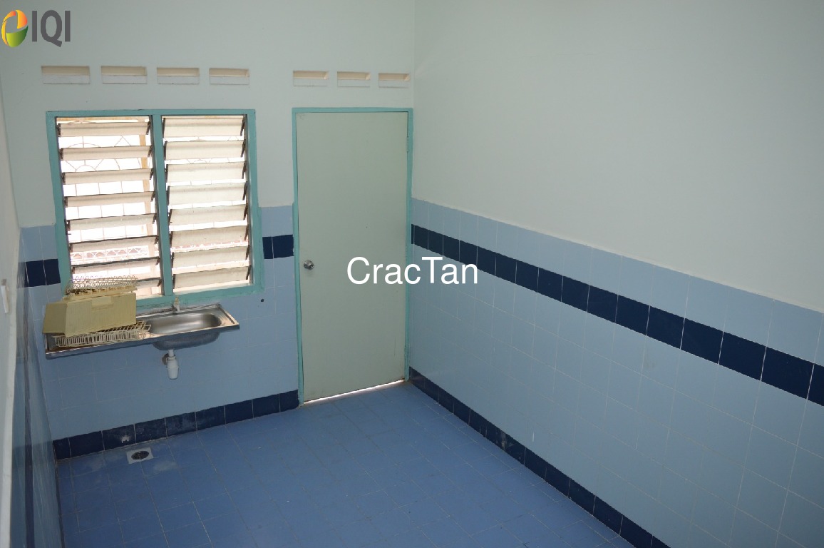 Huge Freehold 3 Storey Terrace House for Sale at Ujong Pasir image