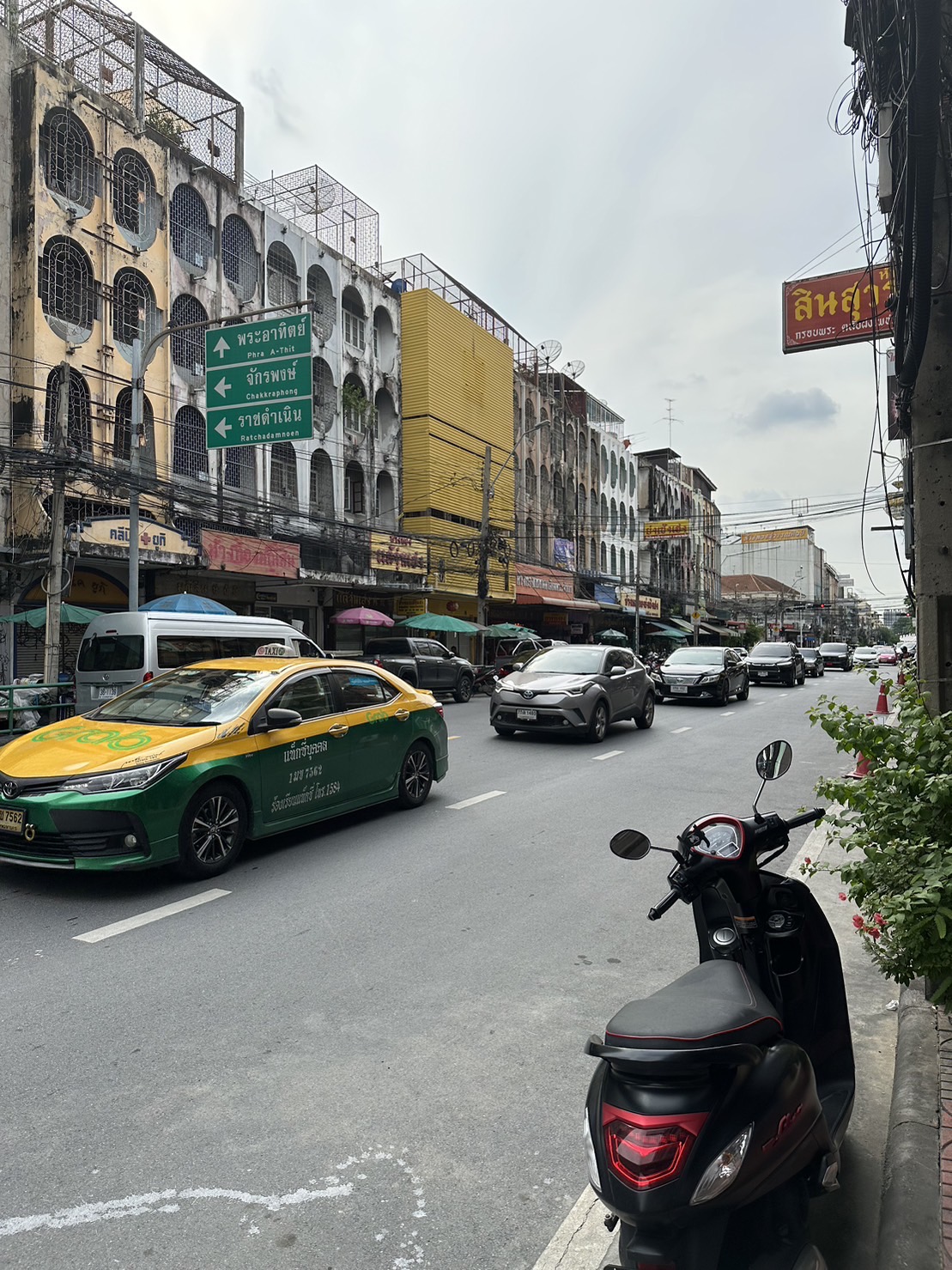 Two commercial buildings for sale, next to each other, Soi Kraisi, next to Phra Sumen Road, near Bang Lamphu. image