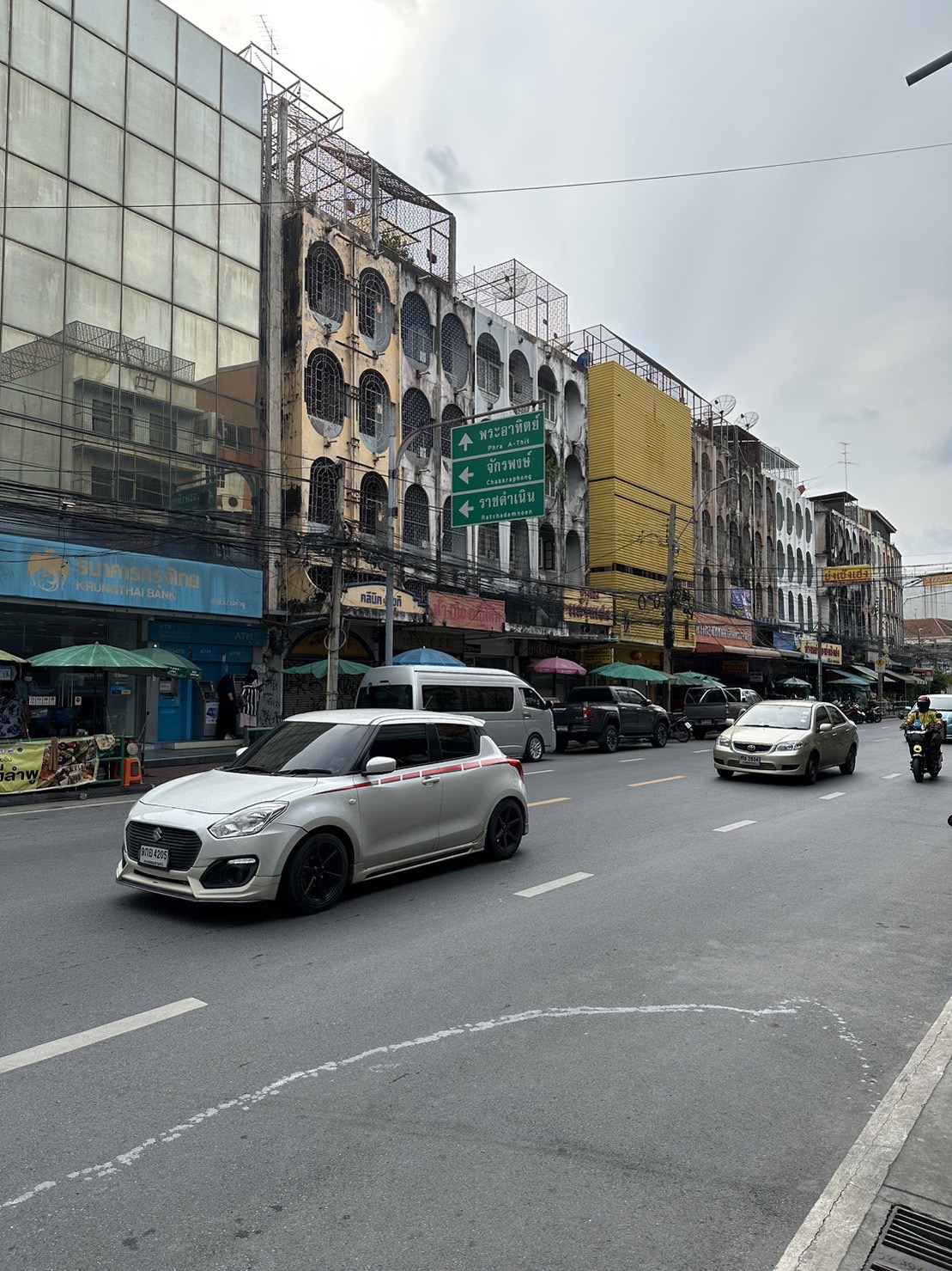Two commercial buildings for sale, next to each other, Soi Kraisi, next to Phra Sumen Road, near Bang Lamphu. image