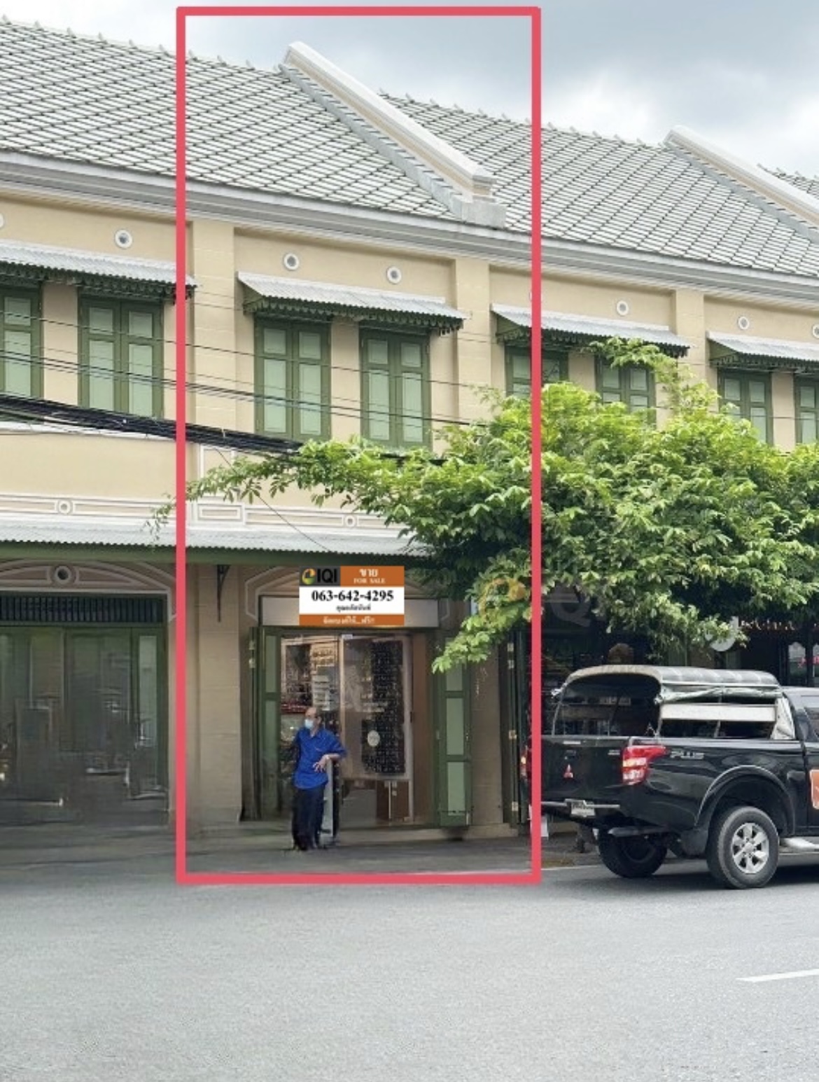 Leasing right commercial buildings near Yaowarat. 1 unit, 2.5 storey  image