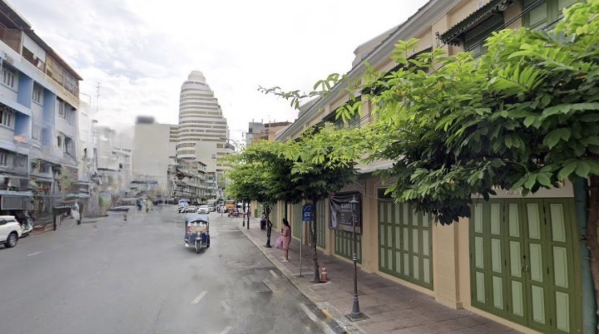 Leasing right commercial buildings near Yaowarat. 1 unit, 2.5 storey  image