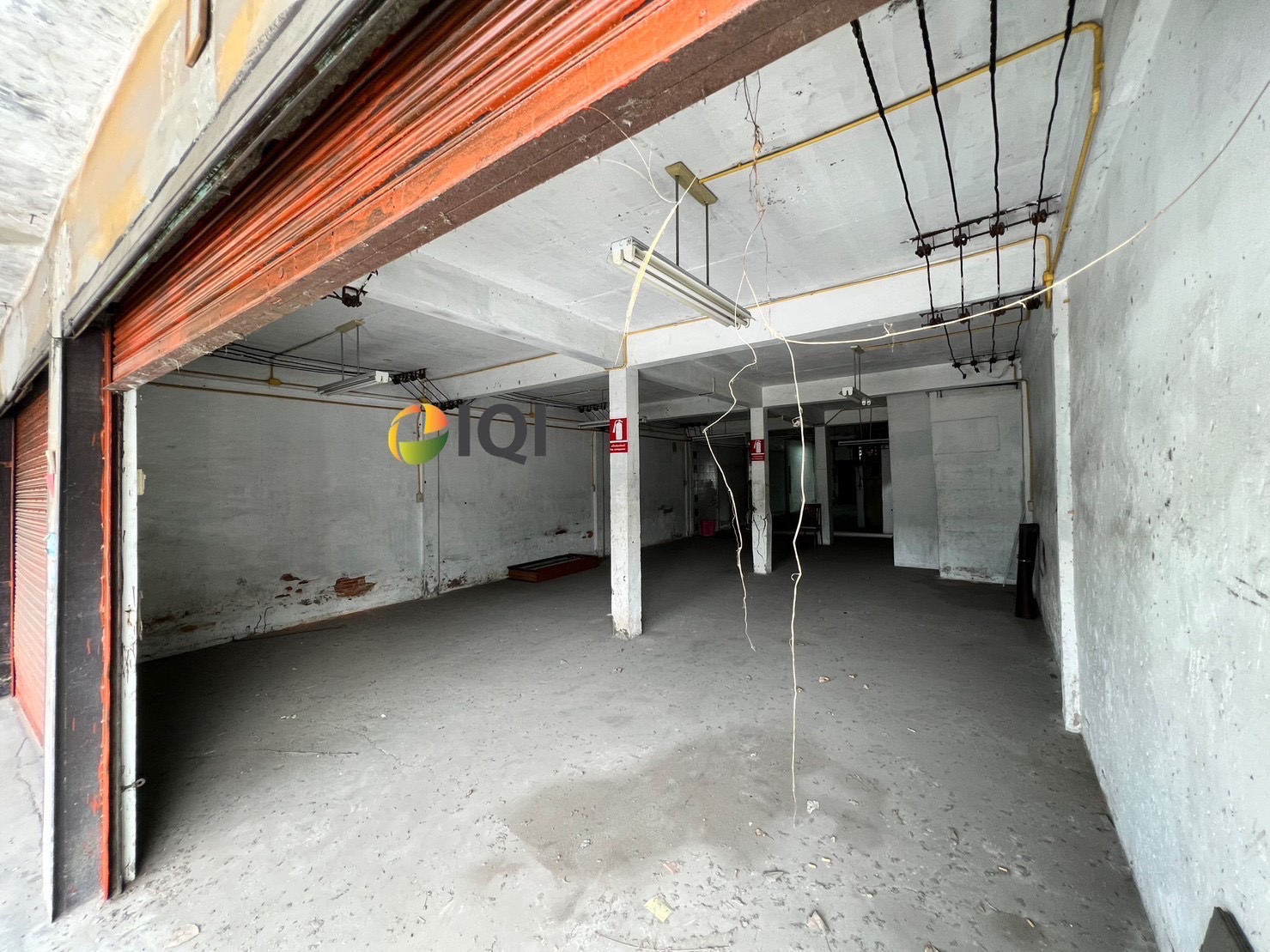 Commercial building for sale, prime location, next to the main road, Sukhumvit Soi 109. image