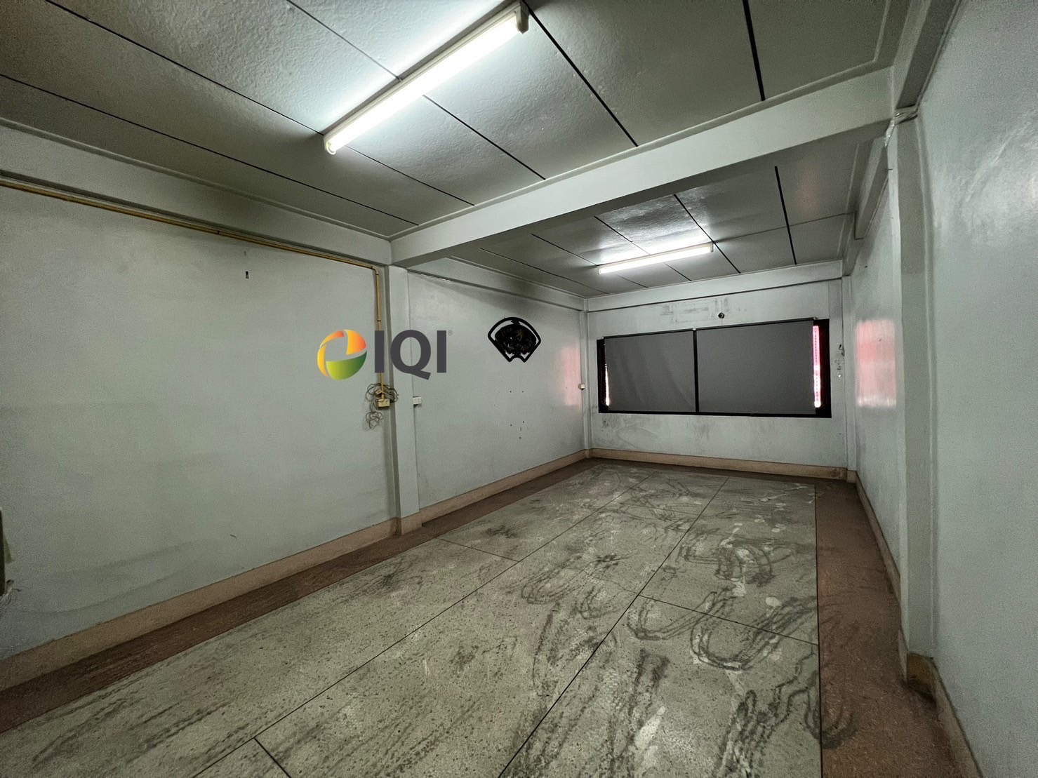 Commercial building for sale, prime location, next to the main road, Sukhumvit Soi 109. image