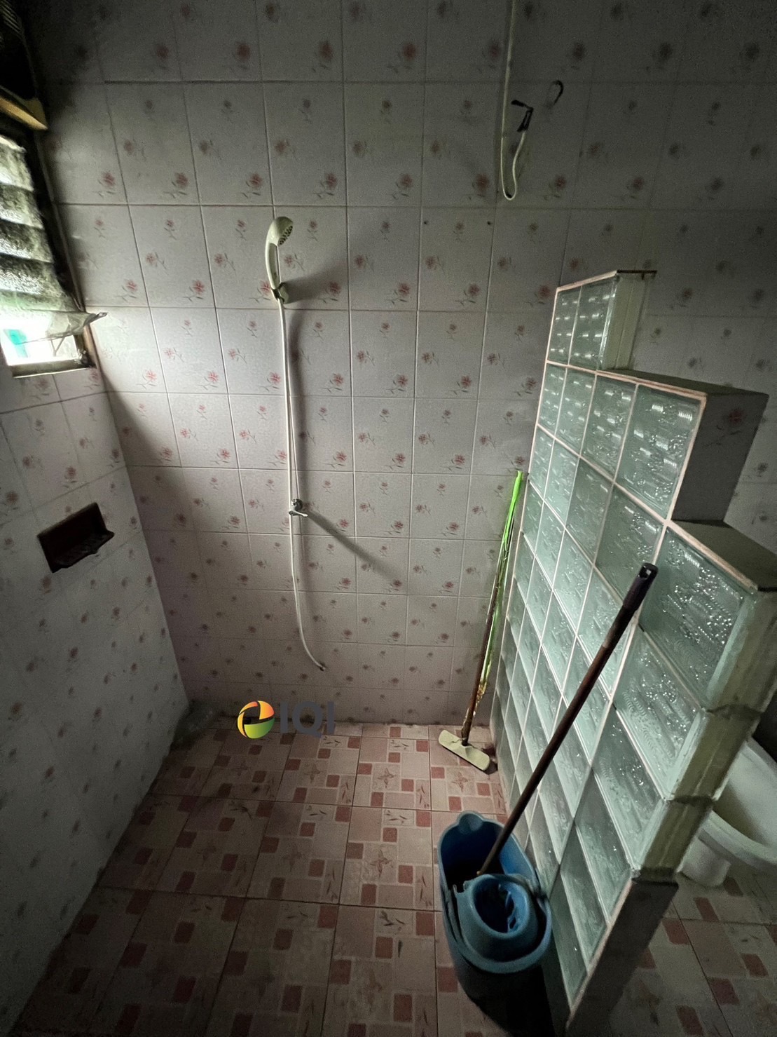 Commercial building for sale, prime location, next to the main road, Sukhumvit Soi 109. image