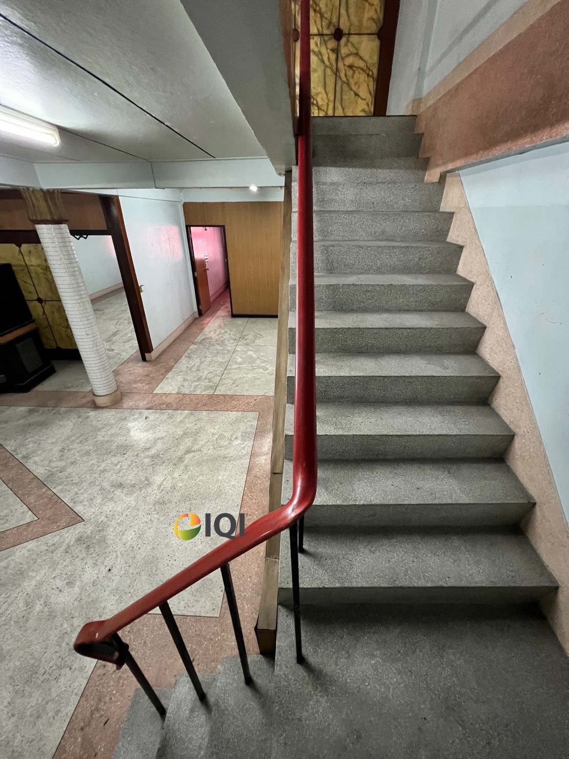 Commercial building for sale, prime location, next to the main road, Sukhumvit Soi 109. image