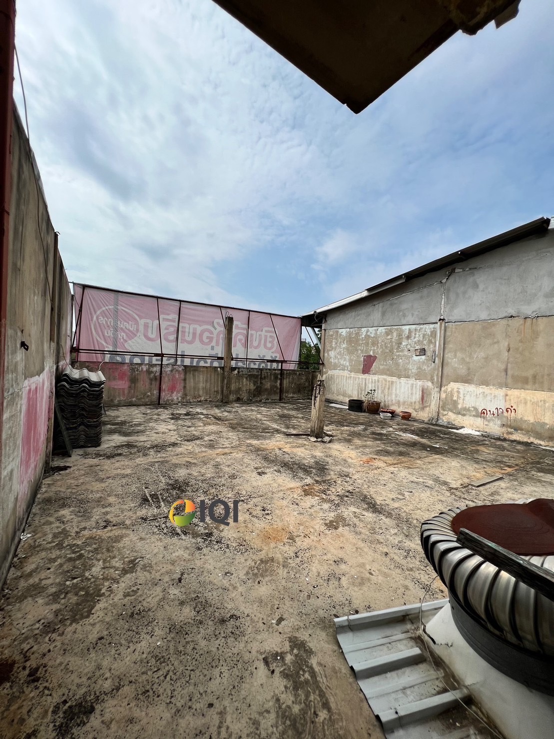 Commercial building for sale, prime location, next to the main road, Sukhumvit Soi 109. image