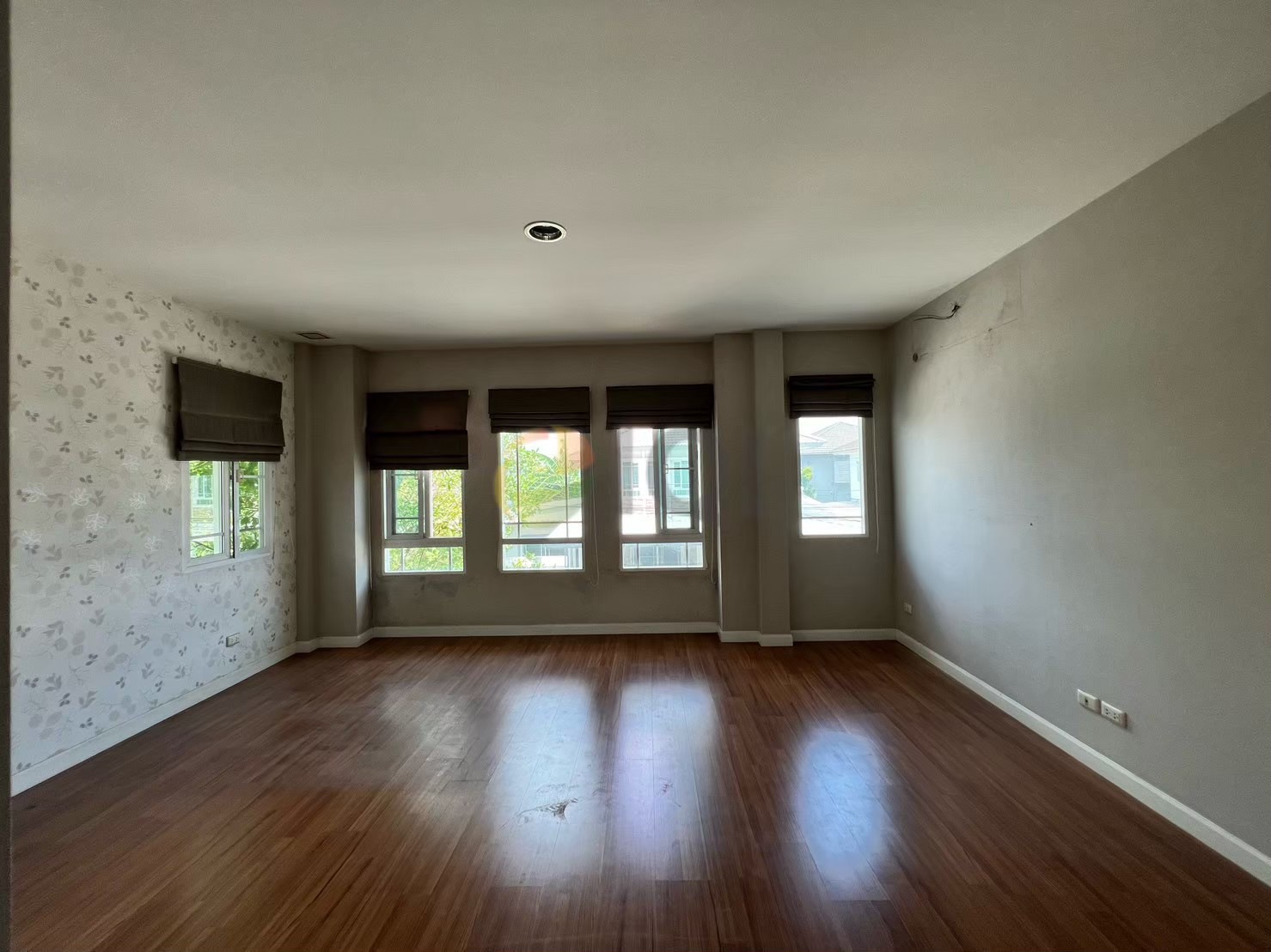 Single house for sale, Manthana Village, Ramintra-Wongwaen. image