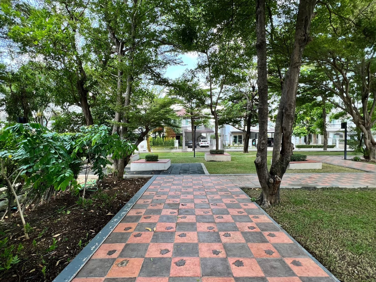 Single house for sale, Manthana Village, Ramintra-Wongwaen. image