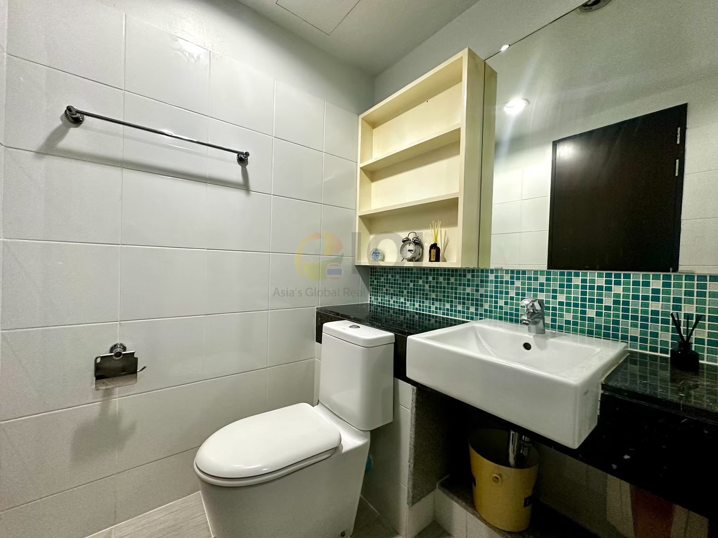 Condo Diamond Ratchada Condo Diamond Ratchada is on the main Ratchada Road, near MRT Huai Khwang. image