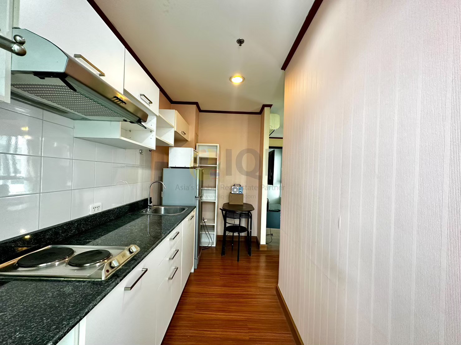 Condo Diamond Ratchada Condo Diamond Ratchada is on the main Ratchada Road, near MRT Huai Khwang. image