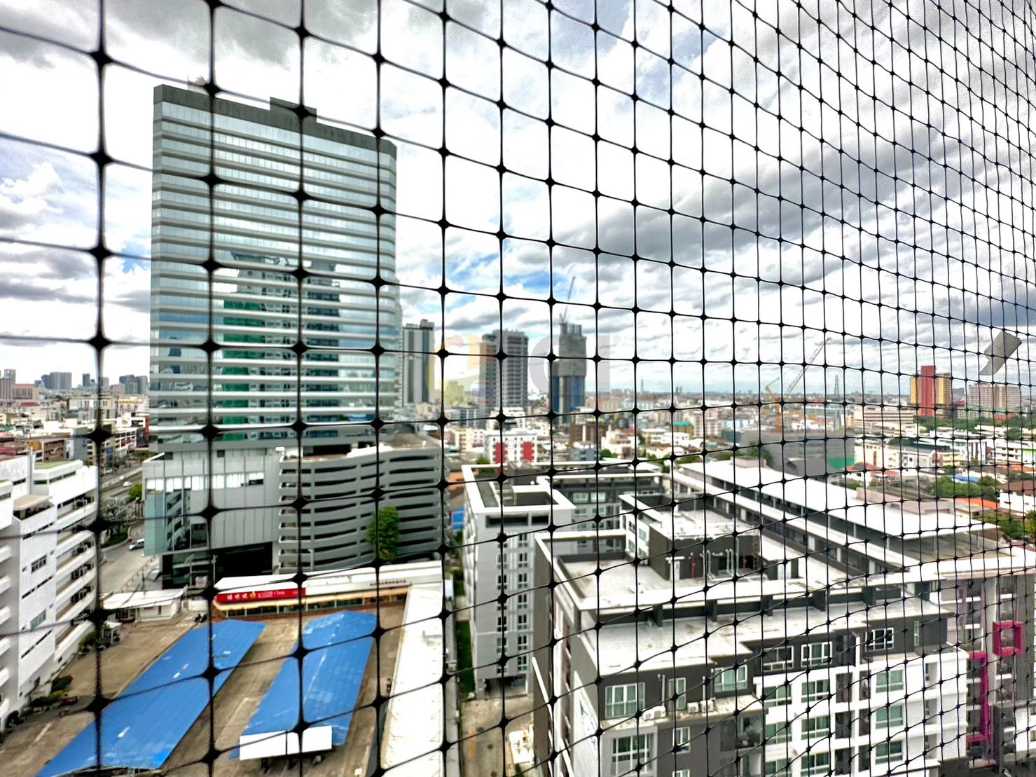 Condo Diamond Ratchada Condo Diamond Ratchada is on the main Ratchada Road, near MRT Huai Khwang. image