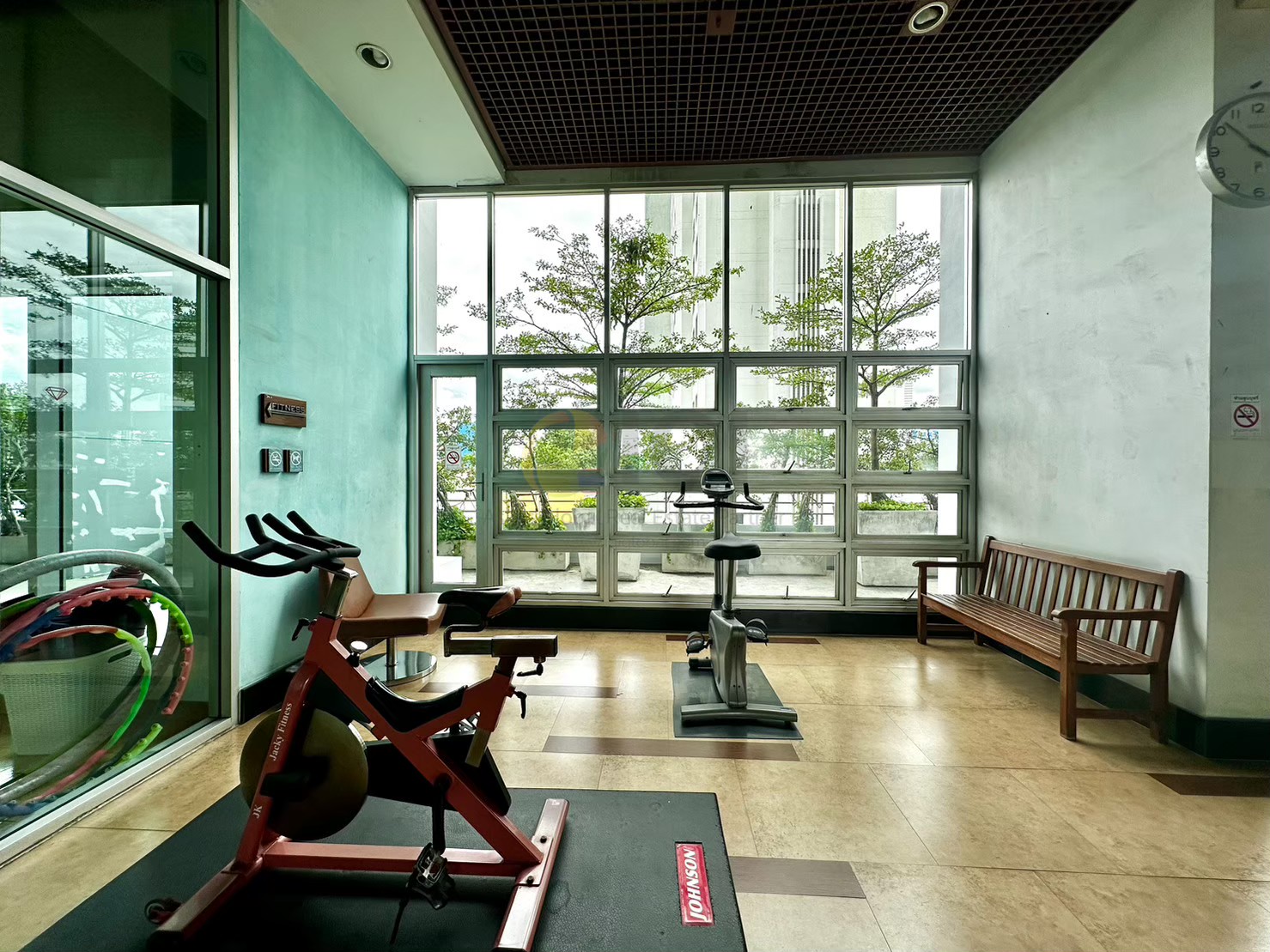 Condo Diamond Ratchada Condo Diamond Ratchada is on the main Ratchada Road, near MRT Huai Khwang. image