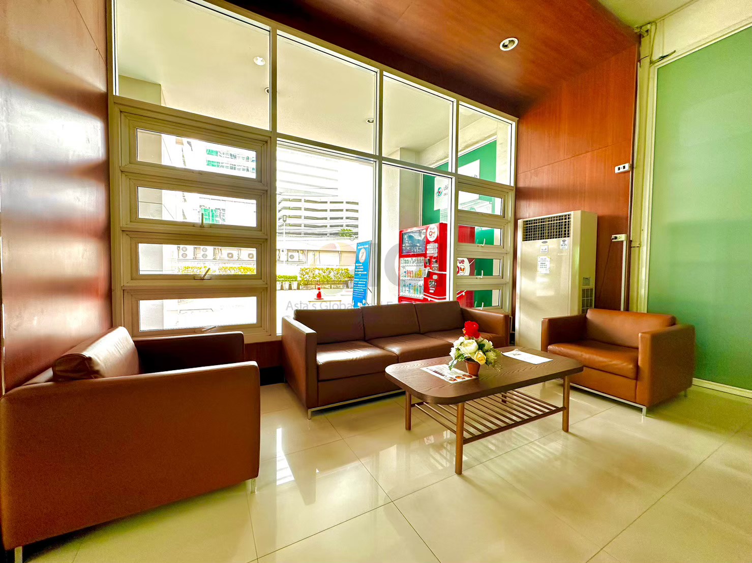 Condo Diamond Ratchada Condo Diamond Ratchada is on the main Ratchada Road, near MRT Huai Khwang. image