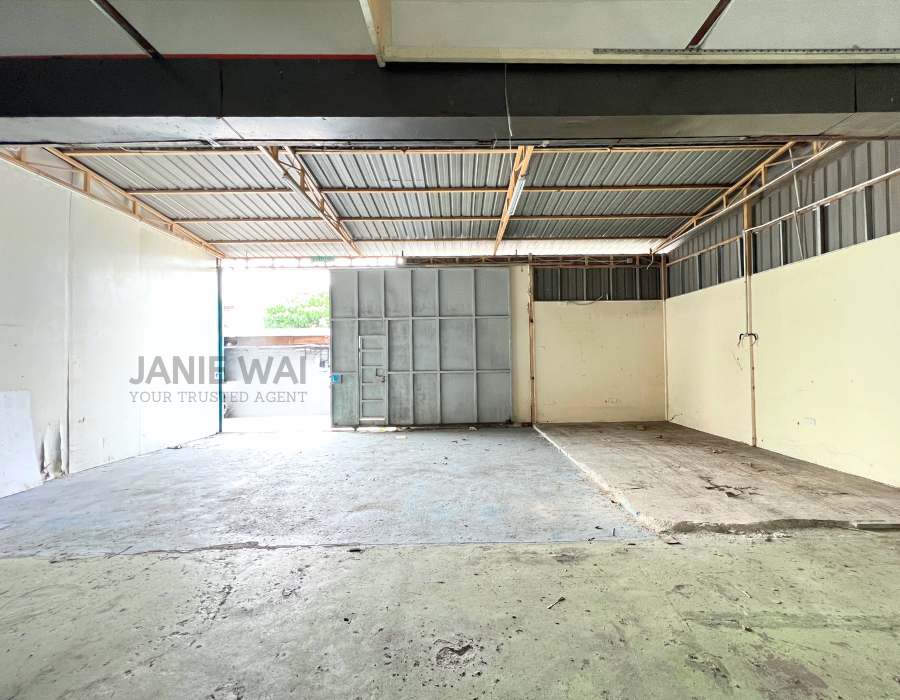 Warehouse Factory Seri Kembangan 1.5 Storey Light Industry Serdang image