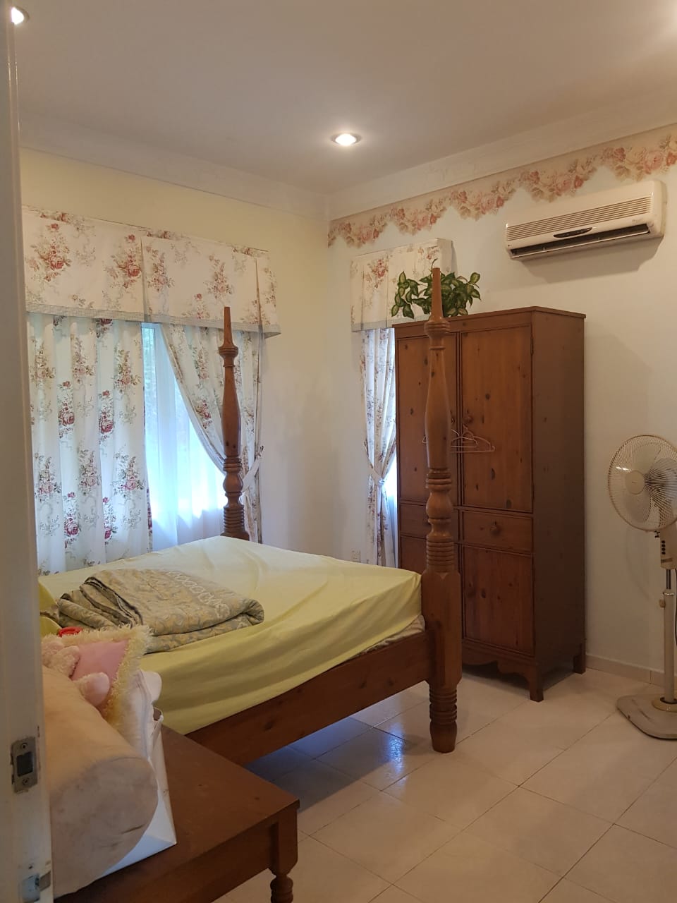 BIG LAND FULLY FURNISHED 2.5 Storey Semi D House at Taman Dahlia Melaka for Rent image