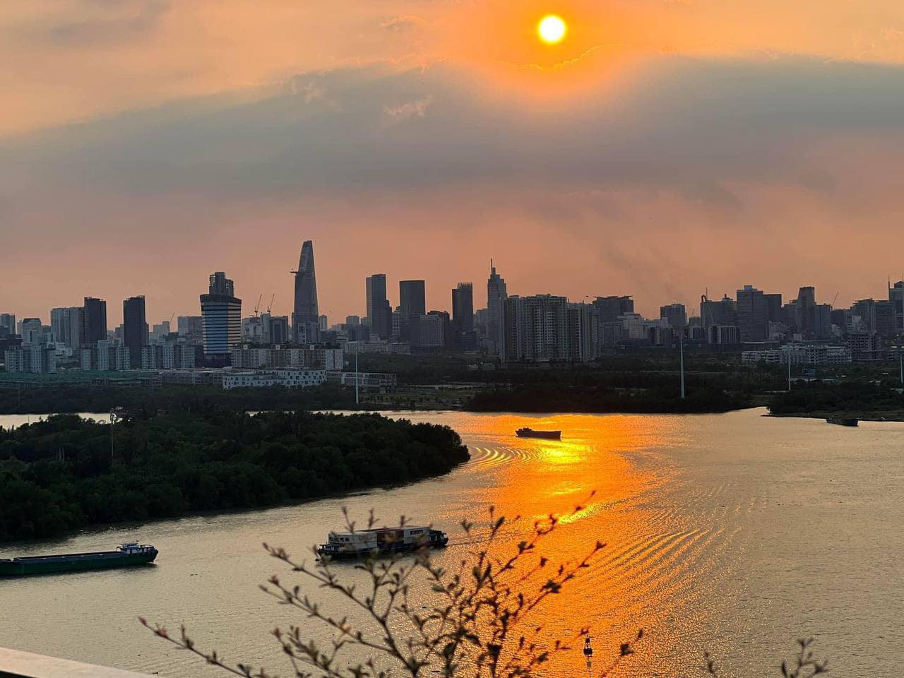𝐎𝐧𝐞 𝐕𝐞𝐫𝐚𝐧𝐝𝐚𝐡 one of the apartments with the most beautiful direct view of the Saigon River image