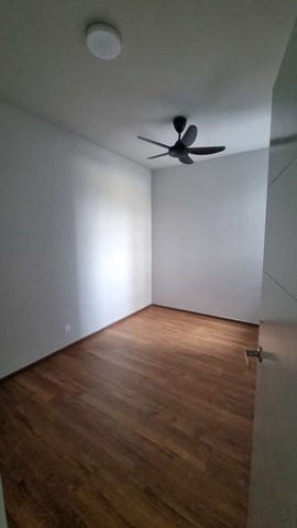 New Condo at Admiral Residences Kota Laksamana for Rent image