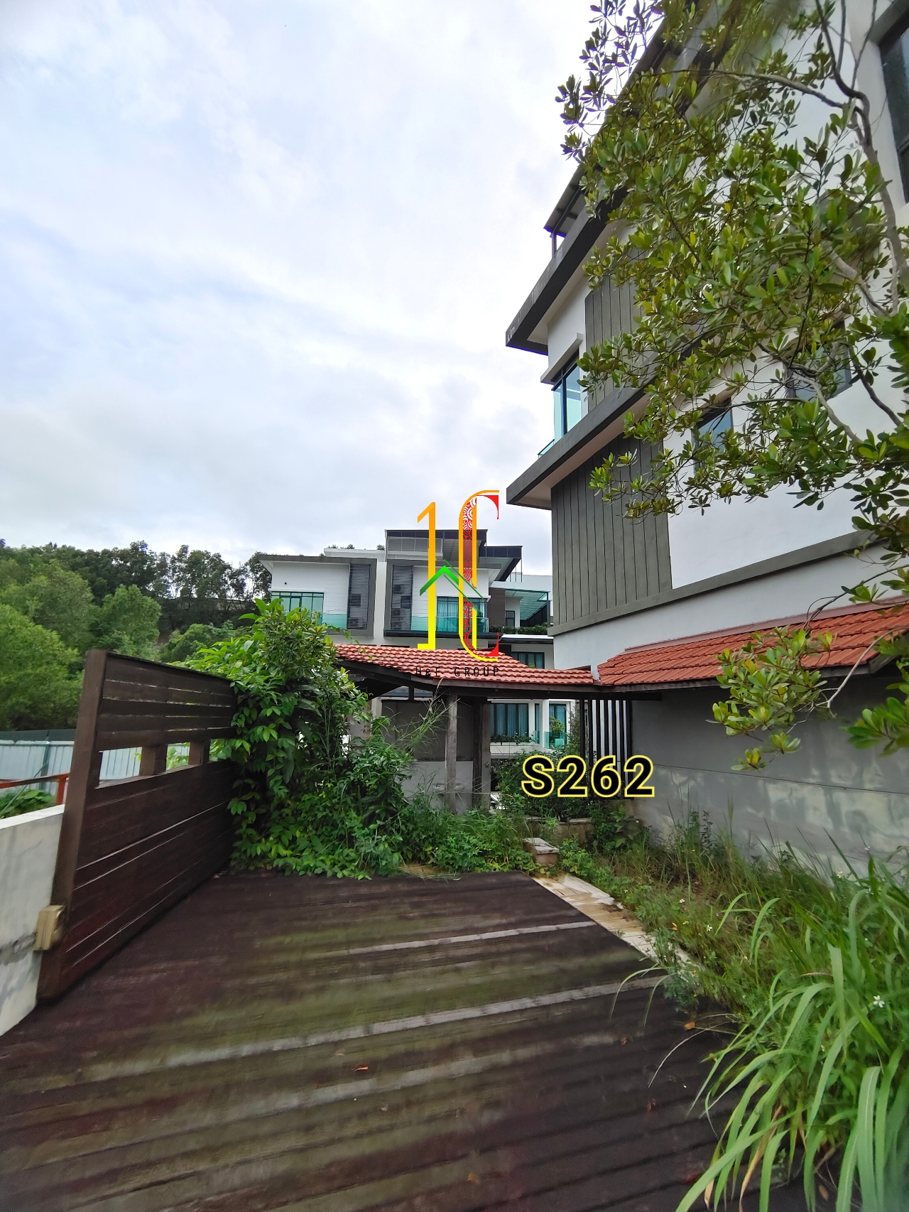 Desa Hill Villas image