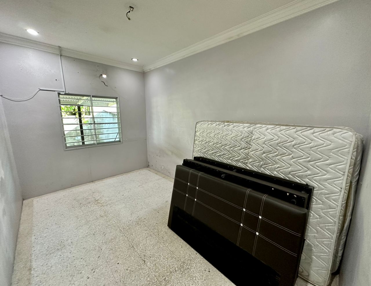 Renovated Single Storey Semi Detached House at Sin Hoe Garden for rent image