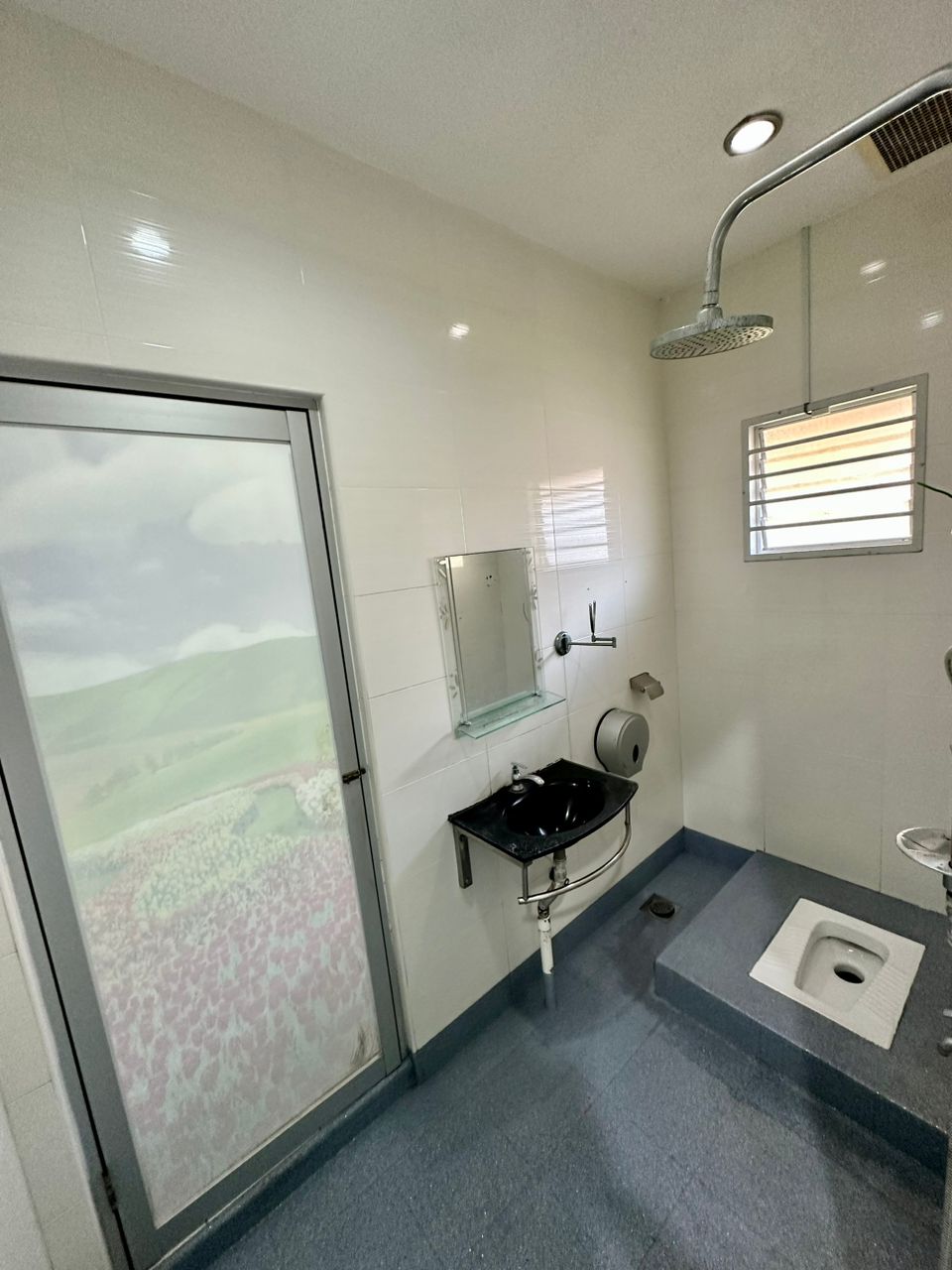 Renovated Single Storey Semi Detached House at Sin Hoe Garden for rent image