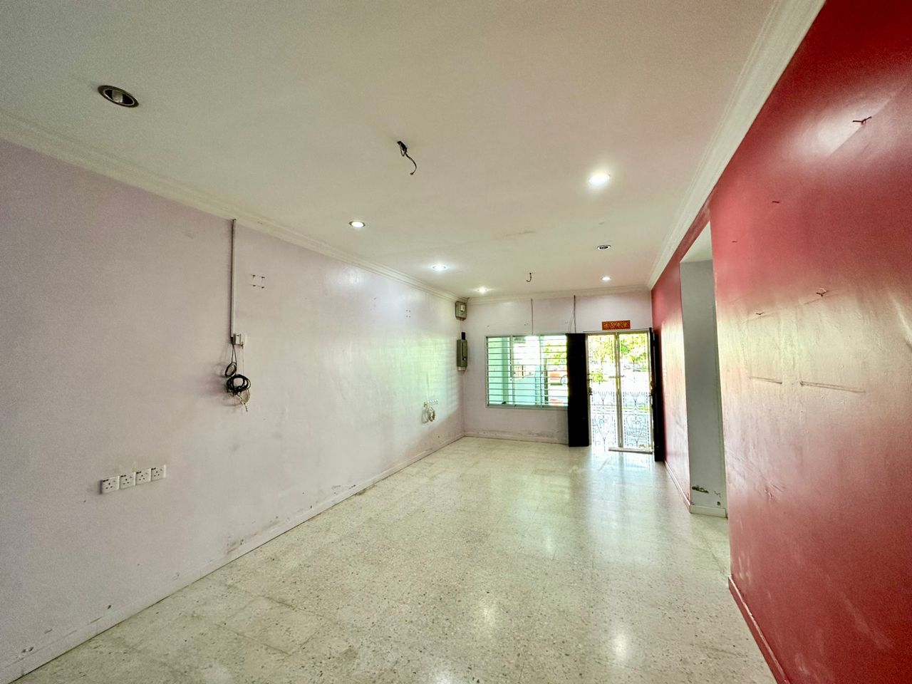 Renovated Single Storey Semi Detached House at Sin Hoe Garden for rent image