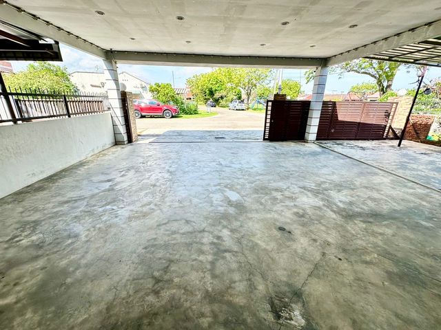 Renovated Single Storey Semi Detached House at Sin Hoe Garden for rent image