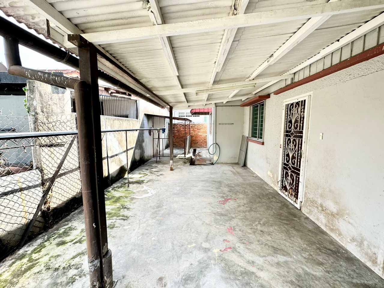 Renovated Single Storey Semi Detached House at Sin Hoe Garden for rent image