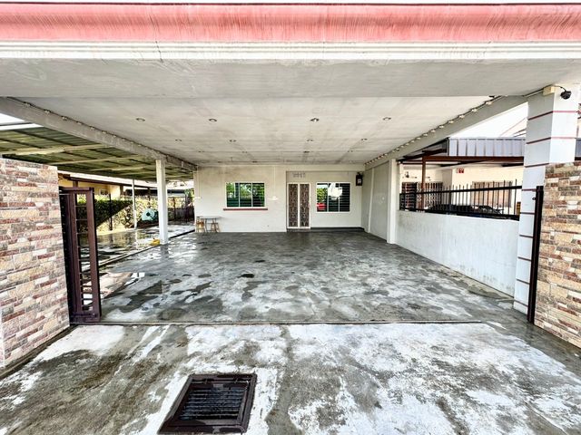 Renovated Single Storey Semi Detached House at Sin Hoe Garden for rent image