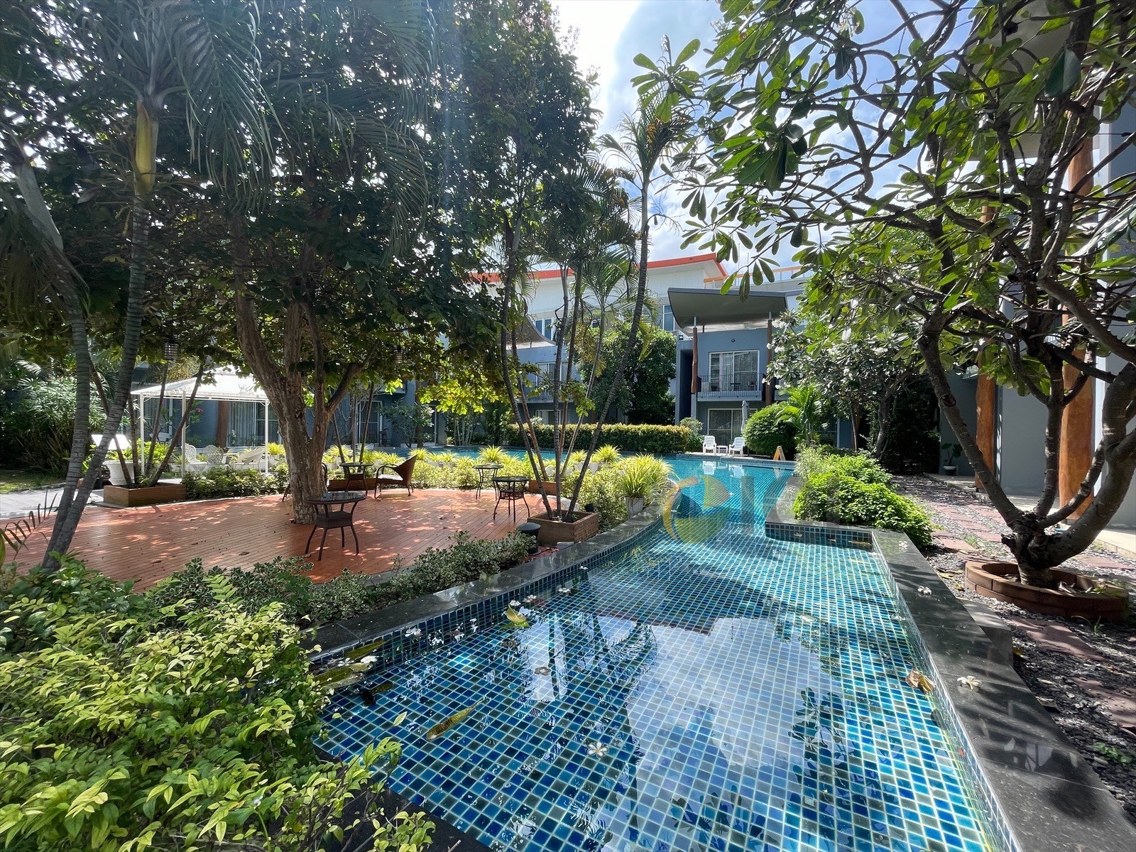 For sale 350,000,000 baht Luxury resort hostel (Serviced Residence)  image