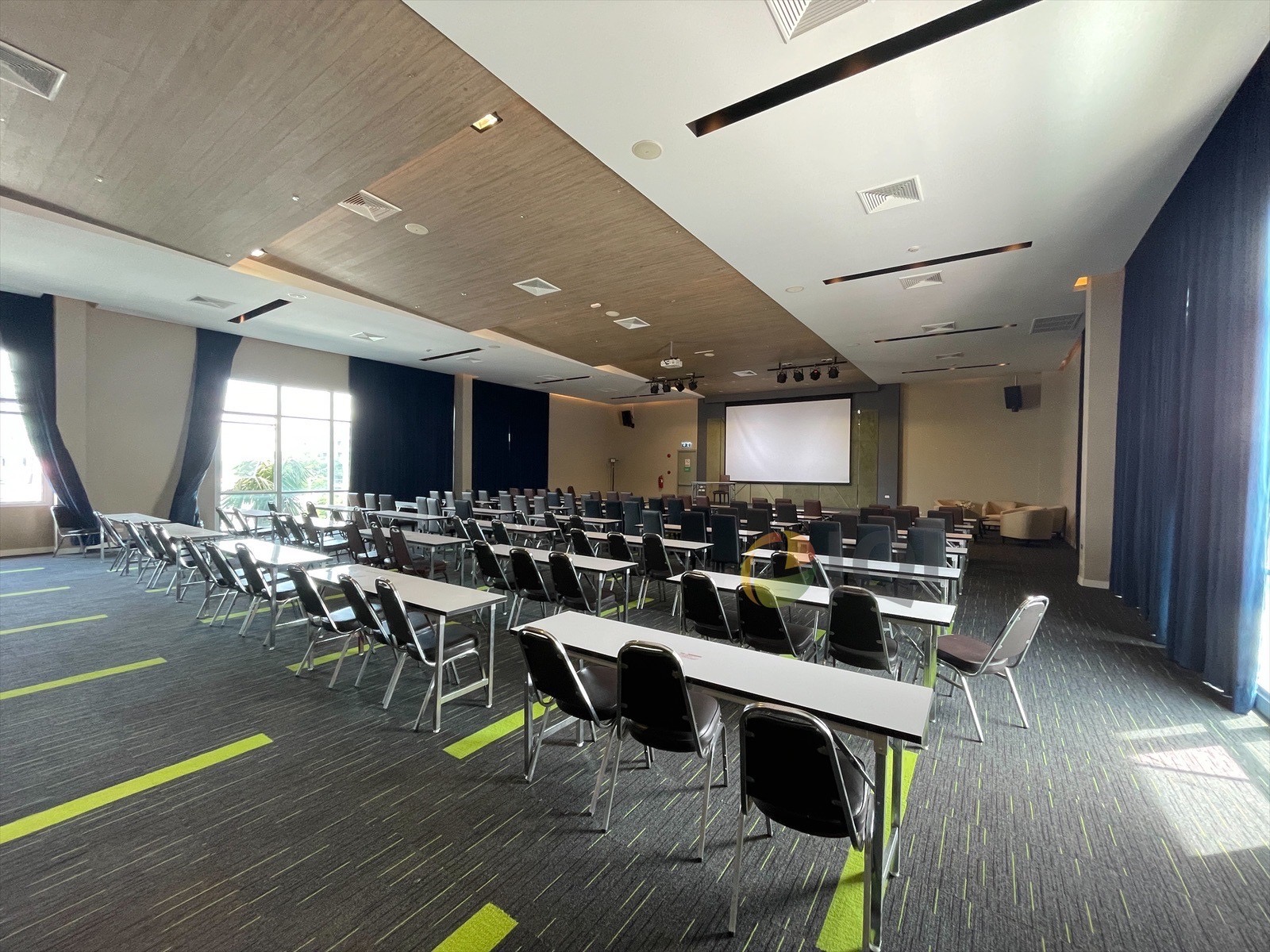 For sale 350,000,000 baht Luxury resort hostel (Serviced Residence)  image